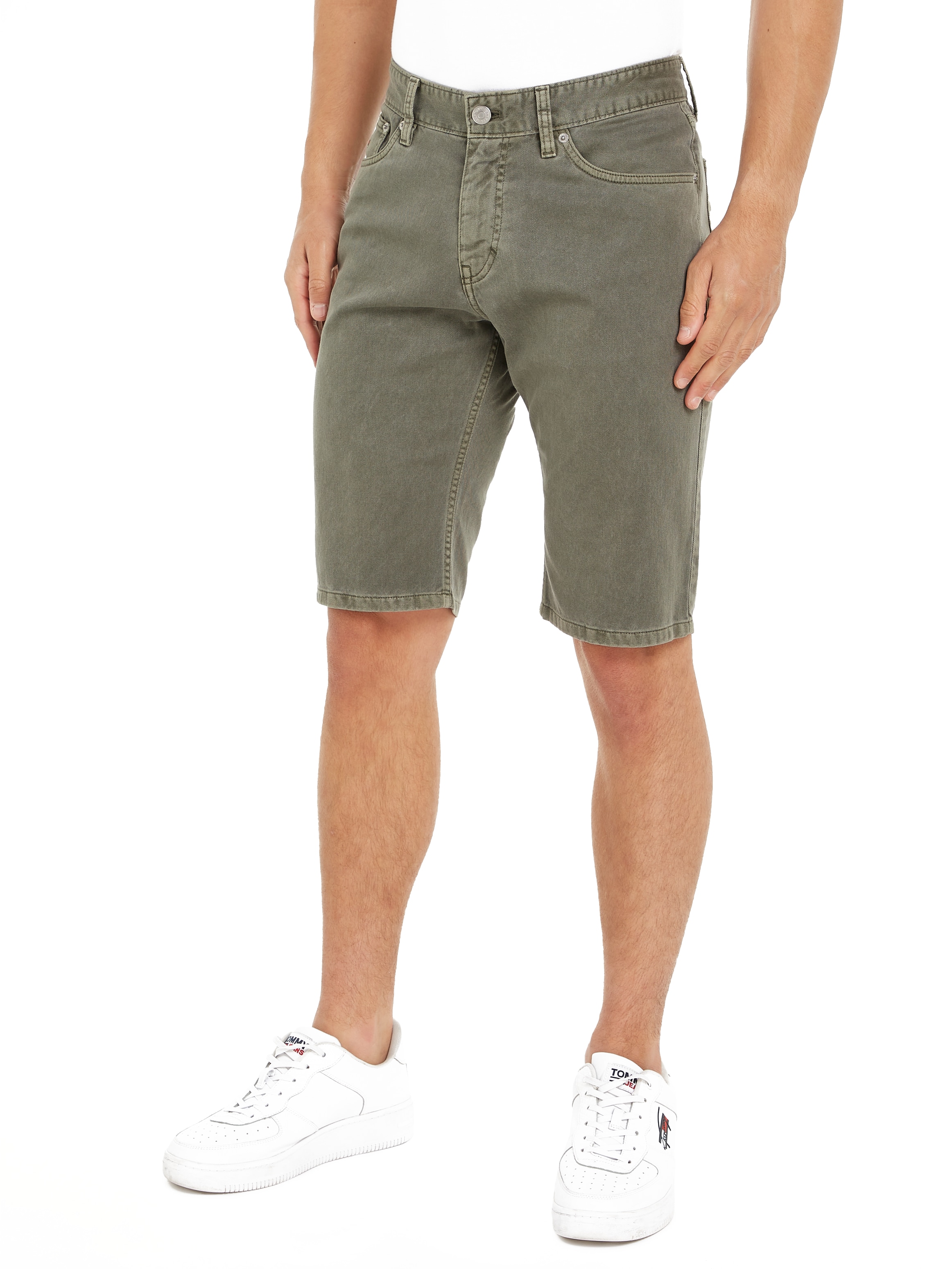 Tommy Jeans Shorts "TJM RYAN GARMENT DYE SHORT", leicht gewachsene Optik