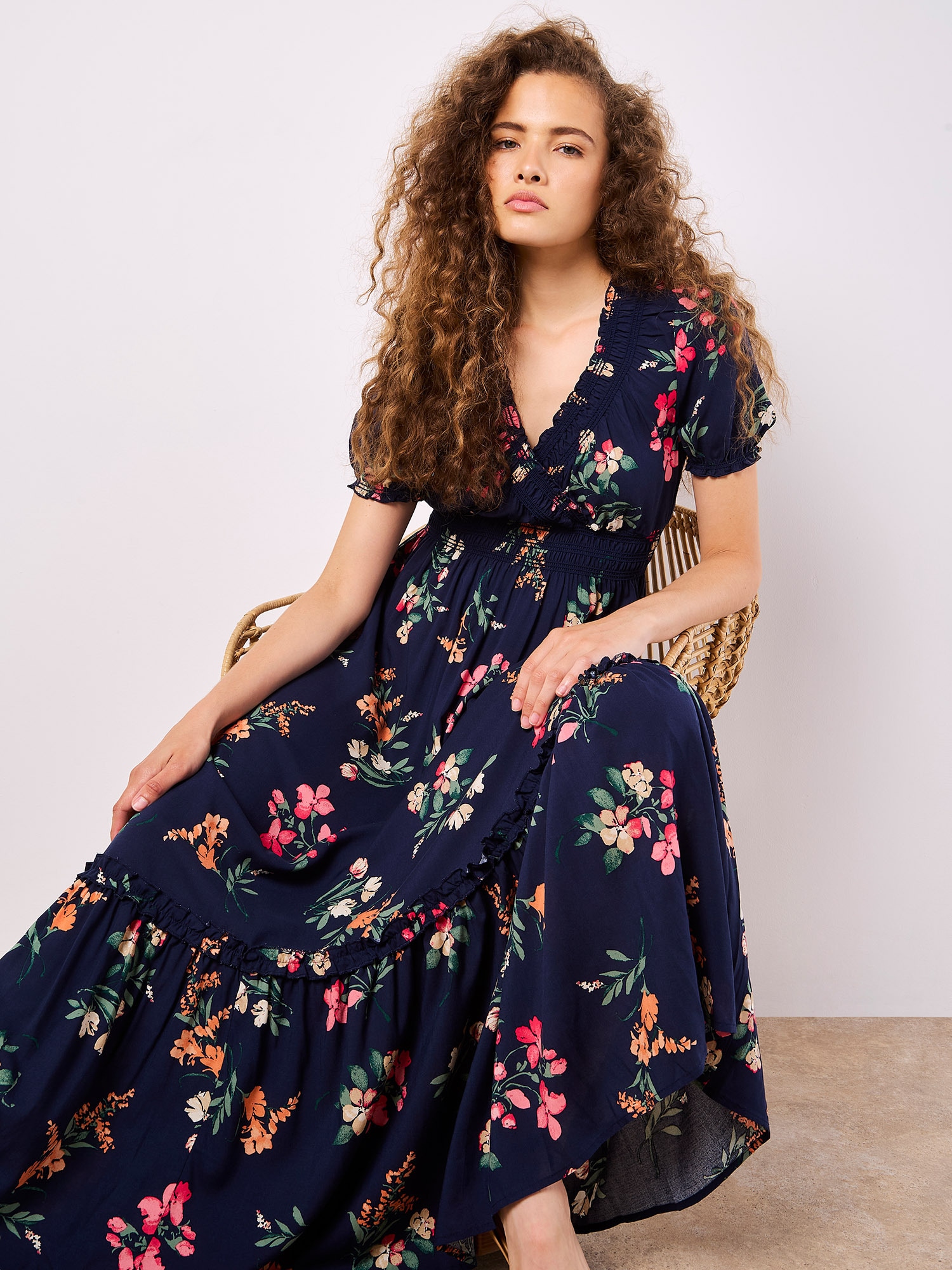 Apricot Maxikleid »Maxikleid in Aquarelloptik« mit Smockdetails