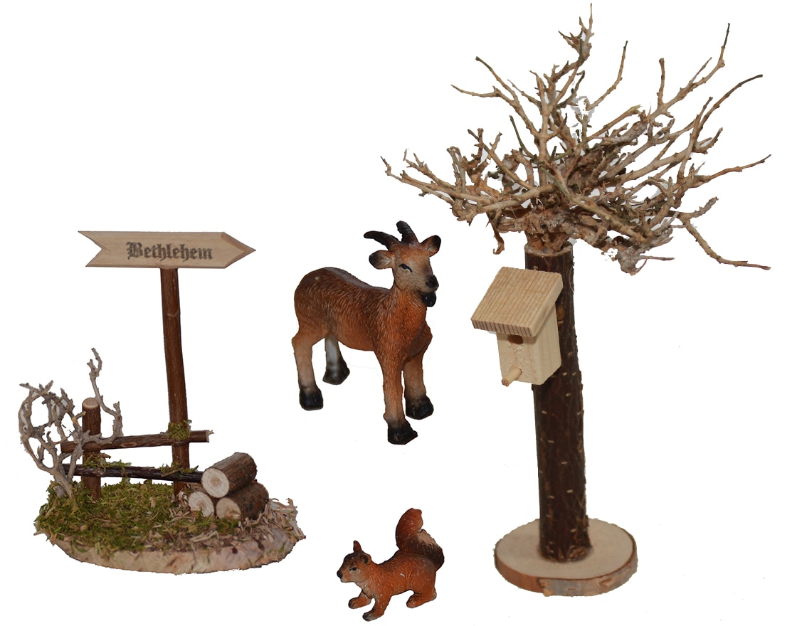 Alfred Kolbe Krippen-Zubehör »Weihnachtsdeko«, Bethlehemschild, Baum mit Vogelhaus, inkl. Ziege und Eichhörnchen
