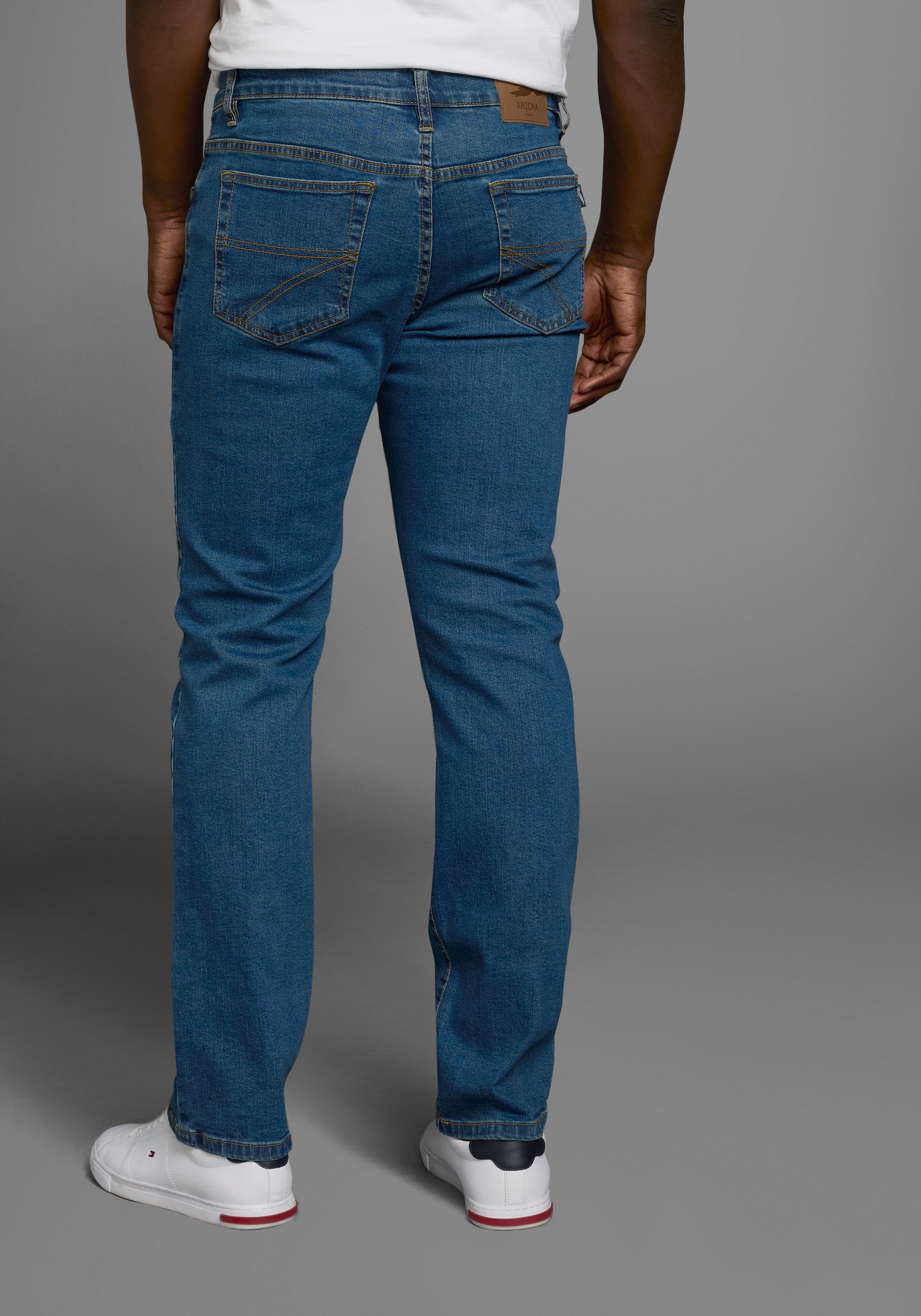 Arizona Stretch-Jeans »John«, (Packung, 2 tlg.), gerade Beinform, niedrige Leibhöhe, mit Five-Pocket-Konfiguration