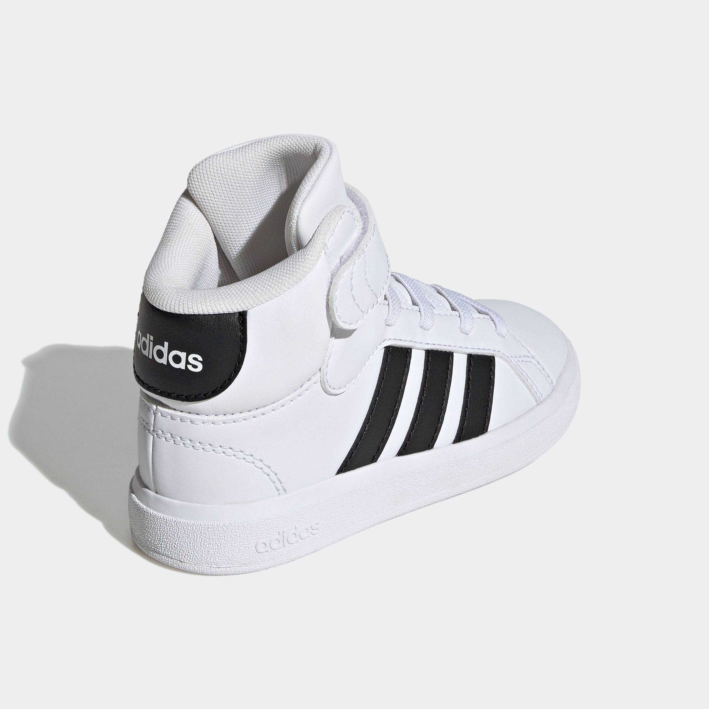 adidas Sportswear Sneaker »GRAND COURT MID KIDS«, Design auf den Spuren des adidas Superstar