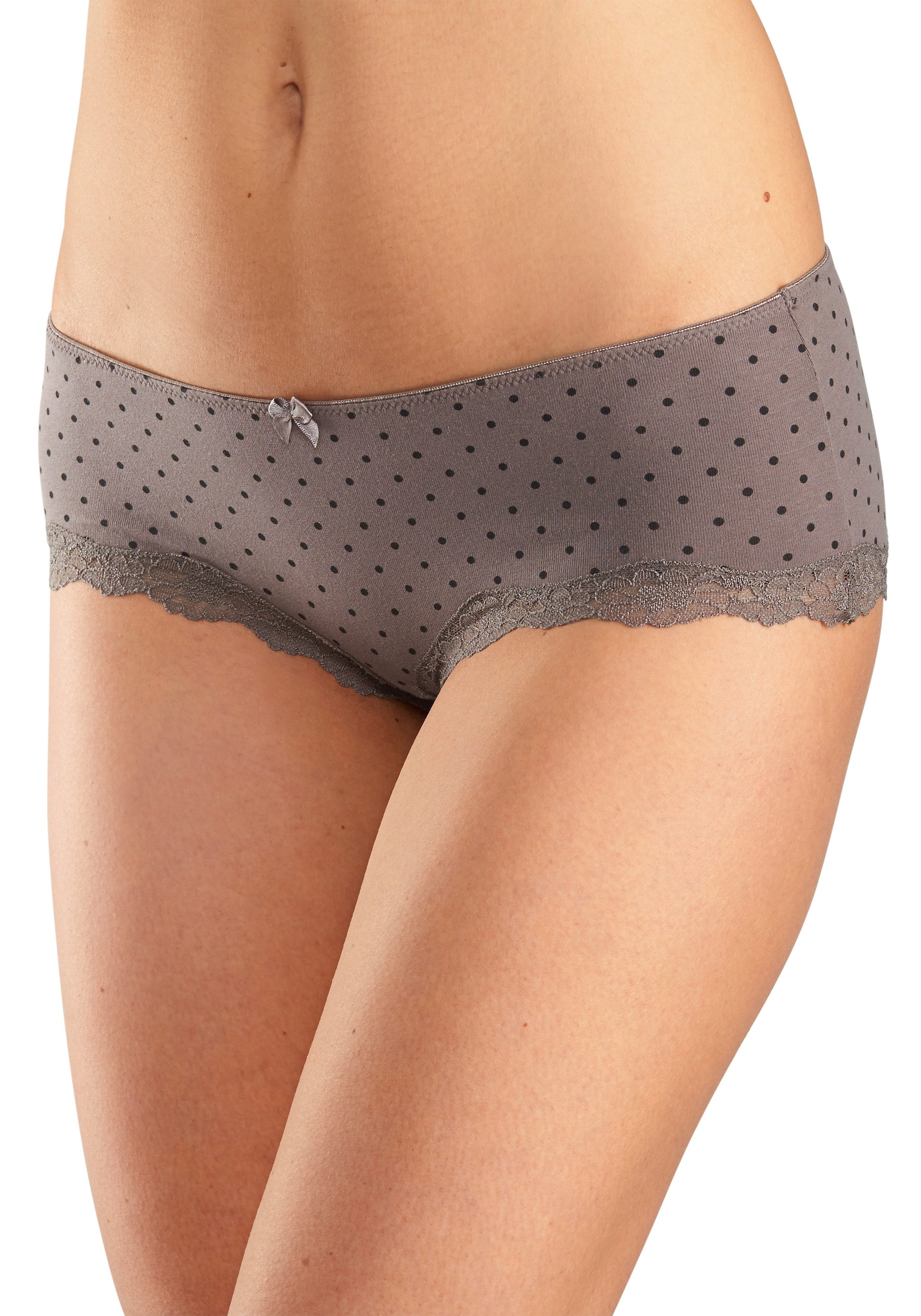 LASCANA Panty, (3er-Pack), aus elastischer Baumwolle mit zarter Spitze