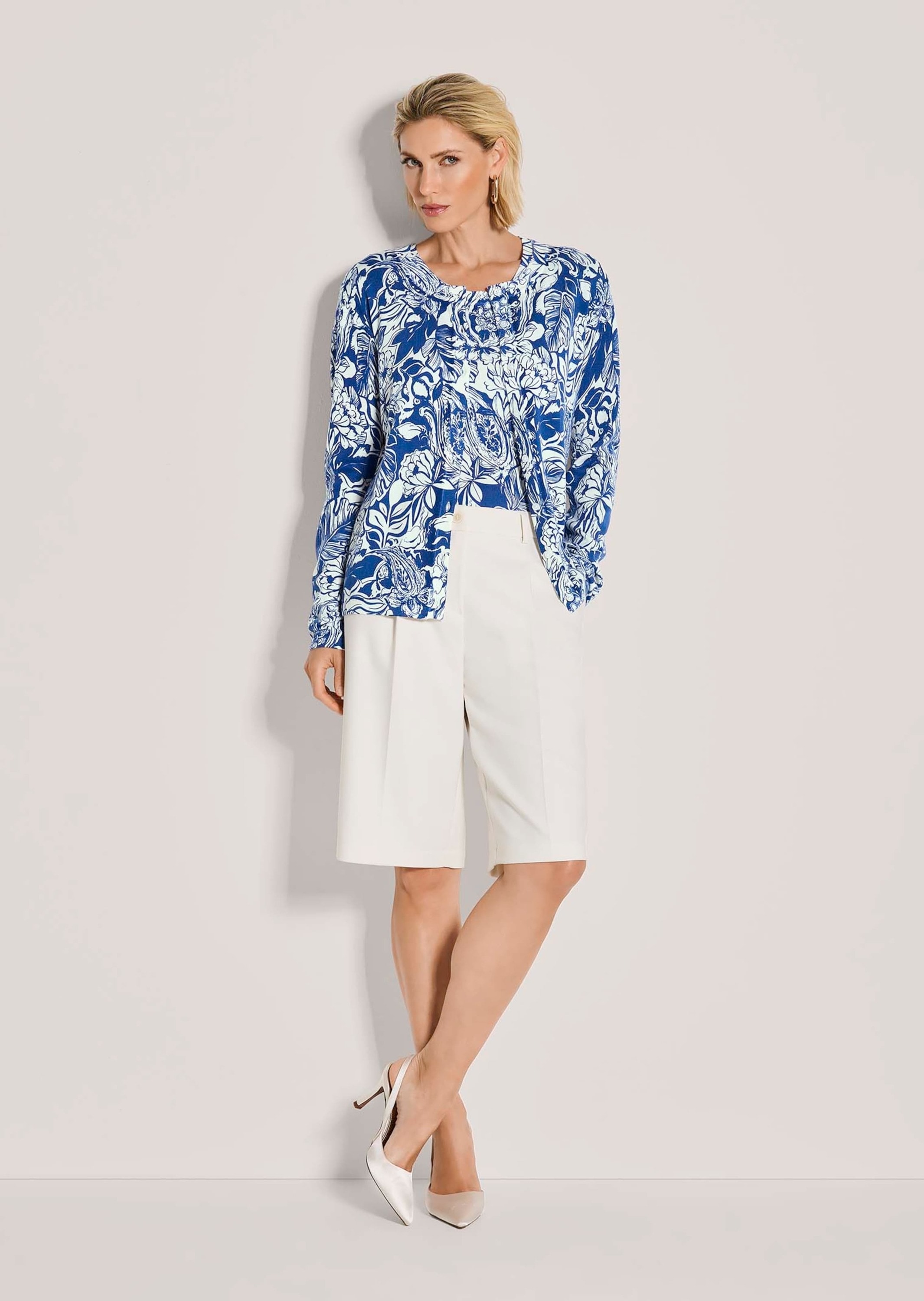 MADELEINE Strickjacke »Strickjacke Blumige Feinstrick-Jacke, Langarm, Knopfleiste«