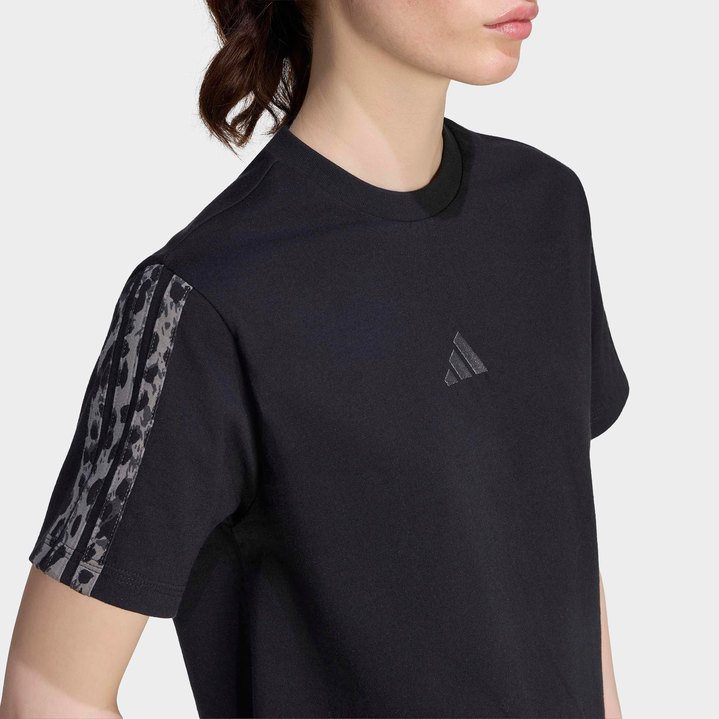 adidas Sportswear T-Shirt »W AOP 3S SJ TEE« mit Rundhalsausschnitt, ohne Verschluss, aus Baumwolle
