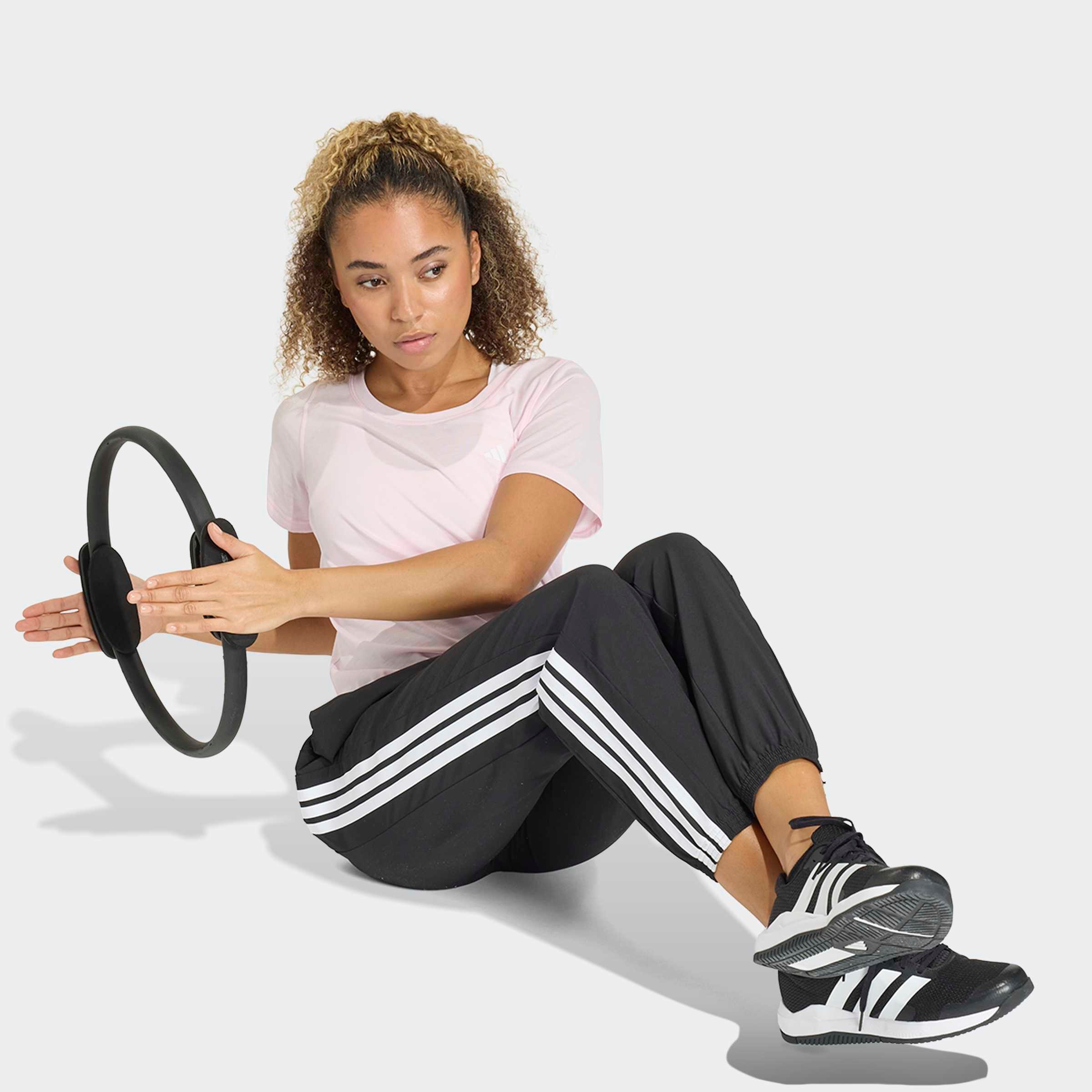 adidas Performance T-Shirt »WORKOUT ESSENTIALS MIT TIEFEM AUSSCHNITT«