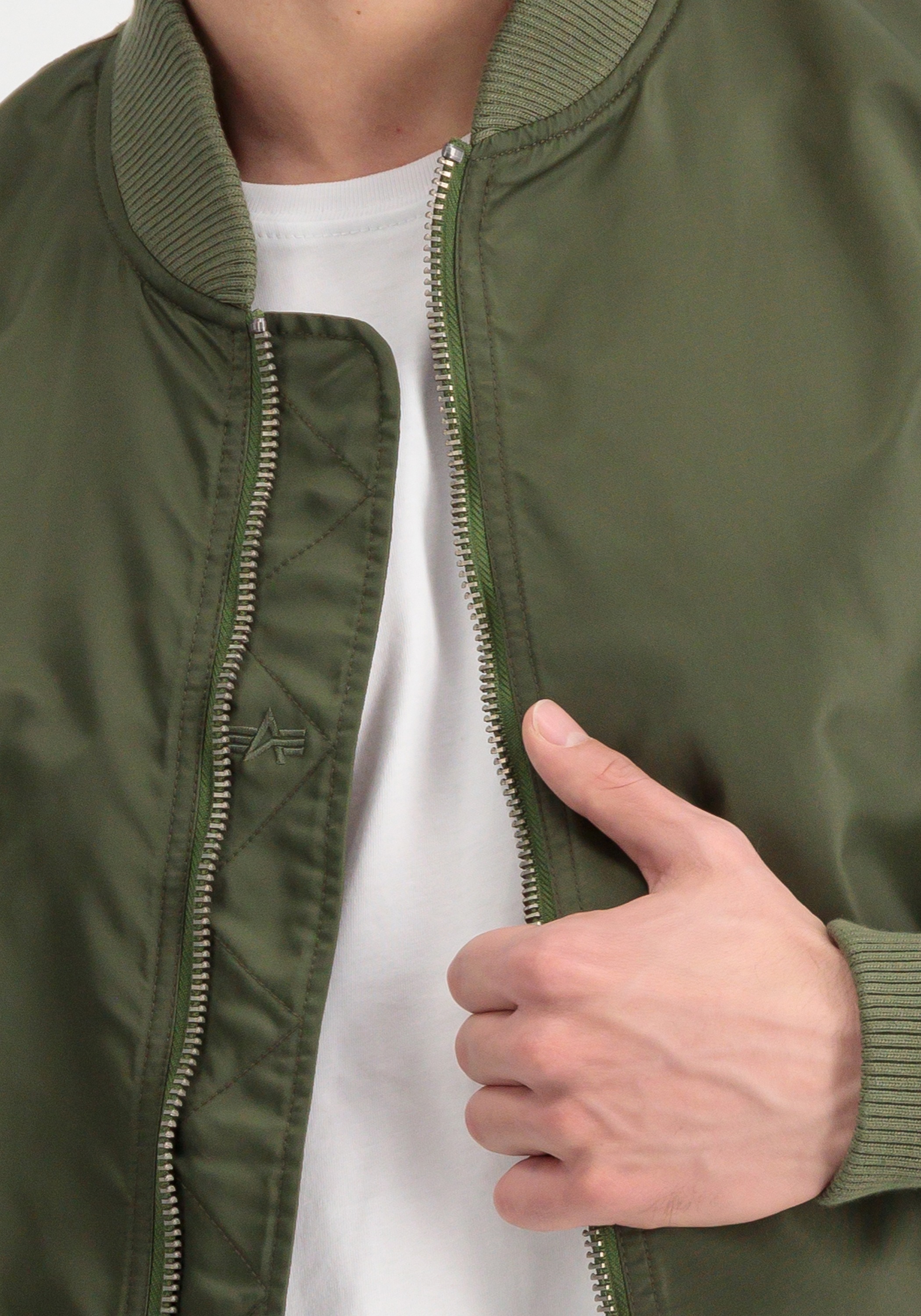 Thumbnail - Alpha Industries Bomberjacke "MA-1 LW Project R"