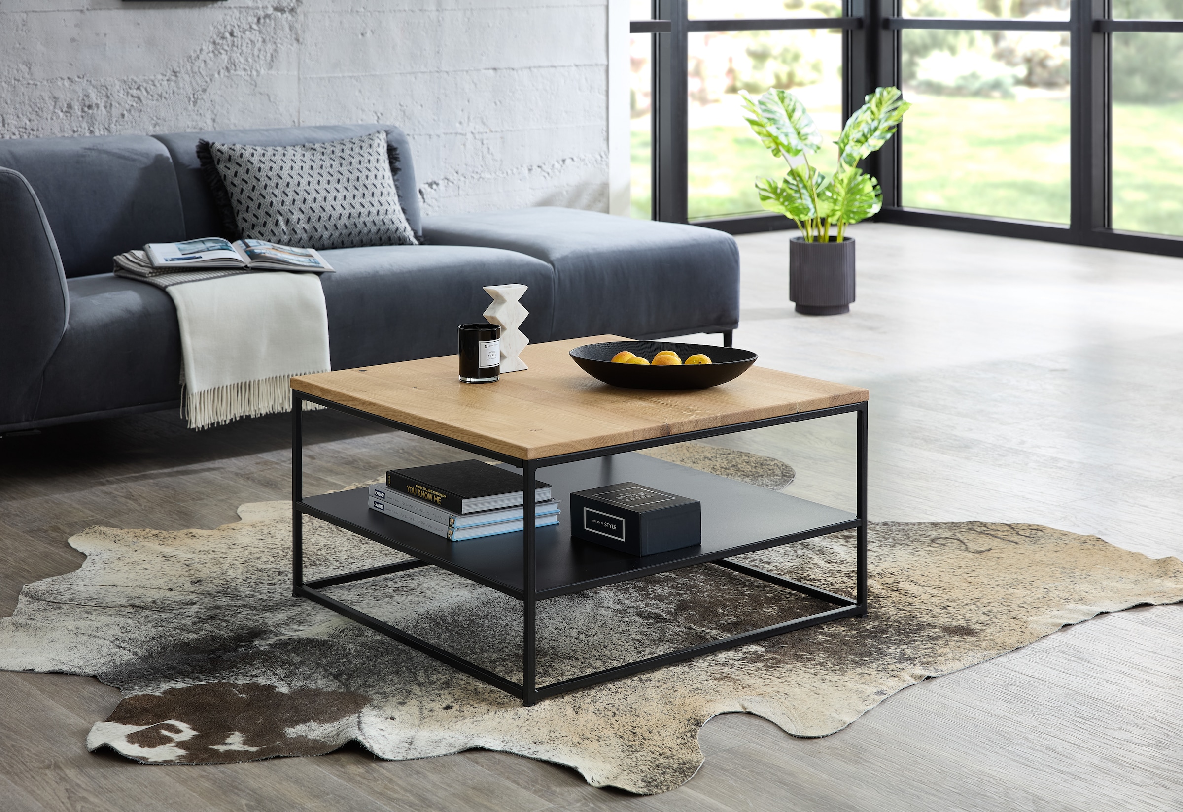 Stolkom Couchtisch »Tilda Wohnzimmertisch Massivholz im Industrial Style BxHxT 75x40x75 cm«, Eiche Massivholz geölt, Metallablage in schwarz