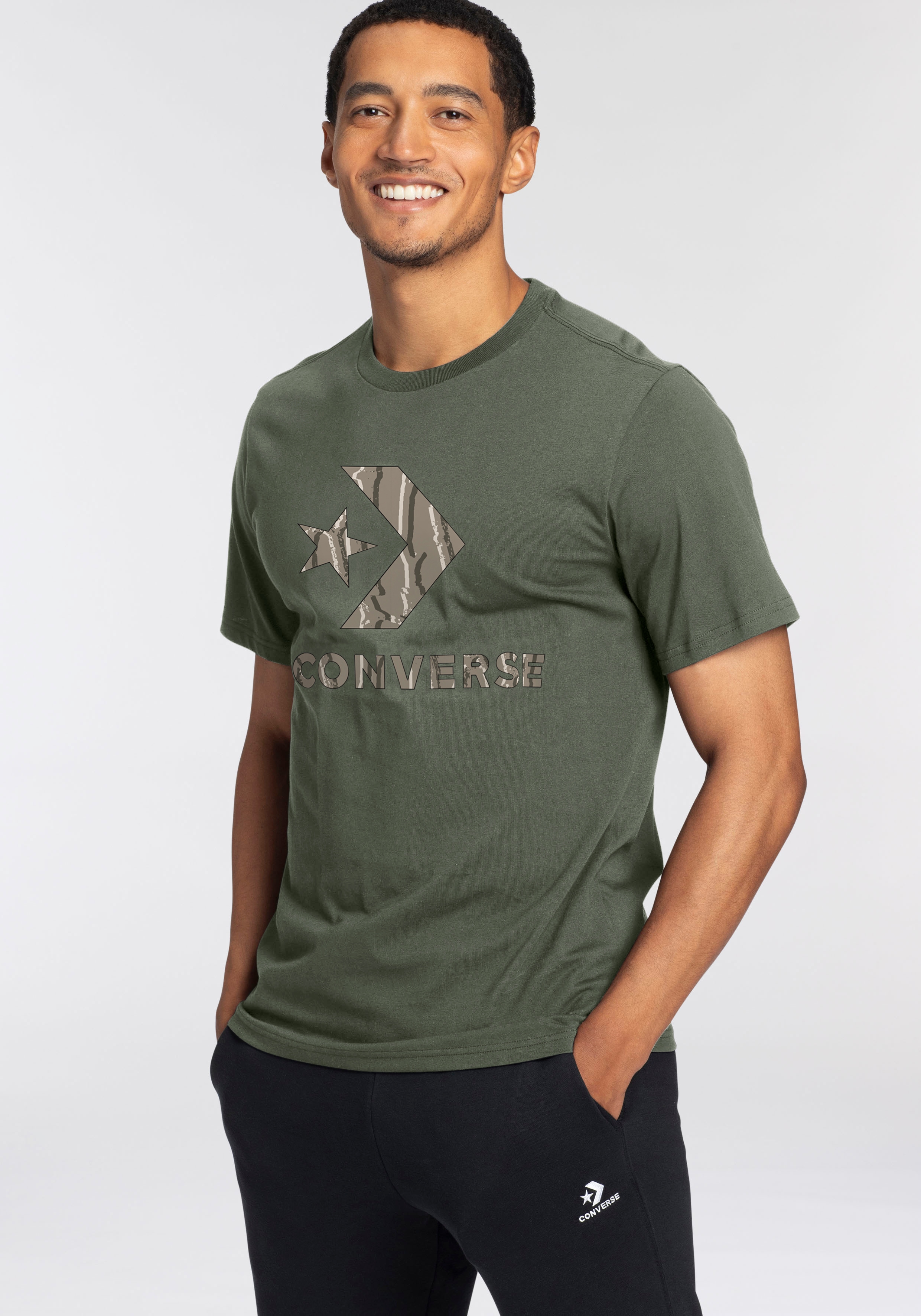 Converse "STANDARD FIT CENTER FRONT LARGE LOGO STAR CHEV SS TEE" Kurzarm, mit Rundhalsausschnitt, aus Baumwolle