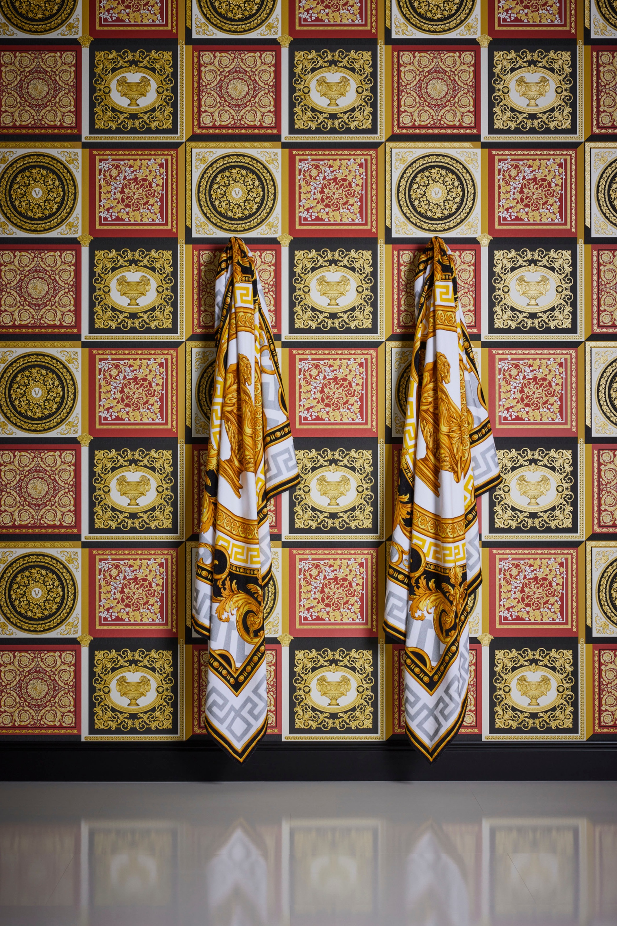 Versace Vliestapete »Wallpaper Versace 5 Design Patchwork« abstrakt | gemustert | leicht glänzend leicht strukturiert auffallende Fliesen-Tapete Tapeten Wohnzimmer Schlafzimmer Küche Optik