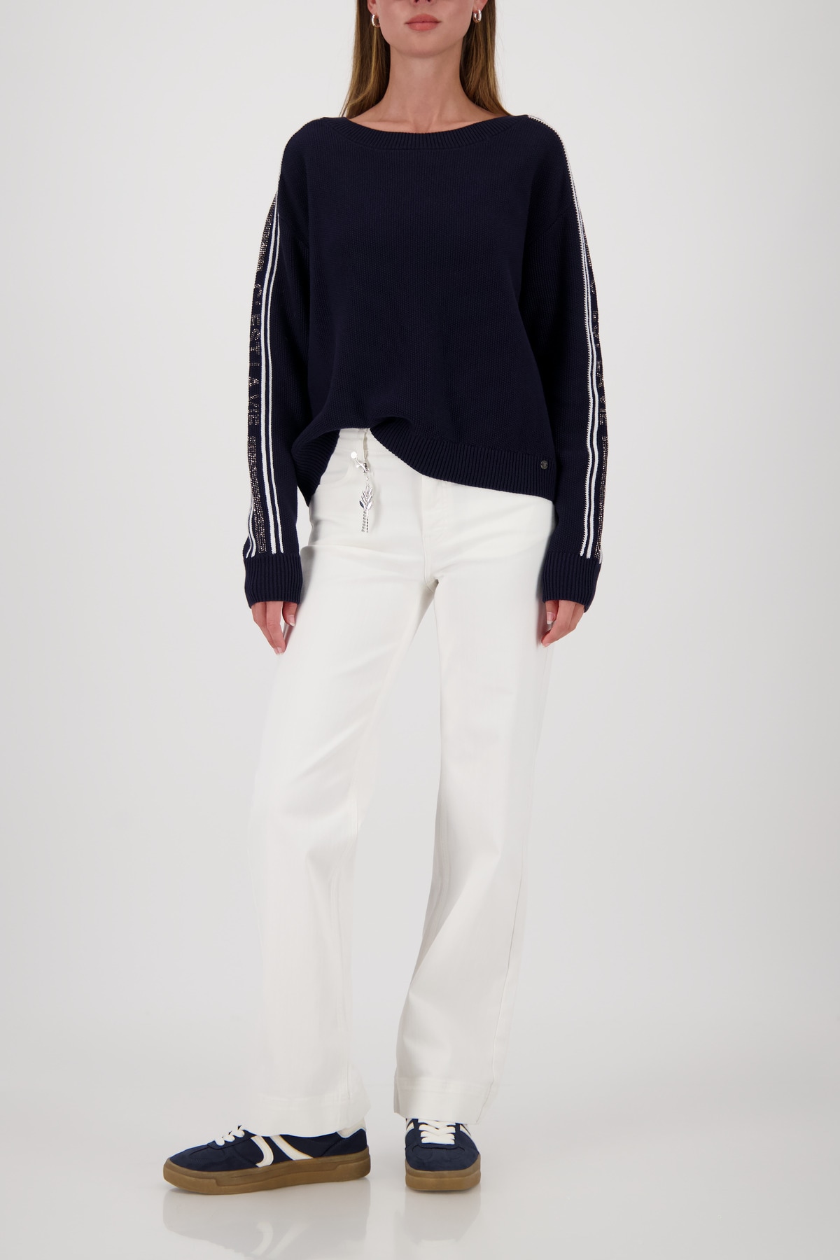 Monari Strickpullover Regular Fit, Streifendetails, Strasssteinschriftzug