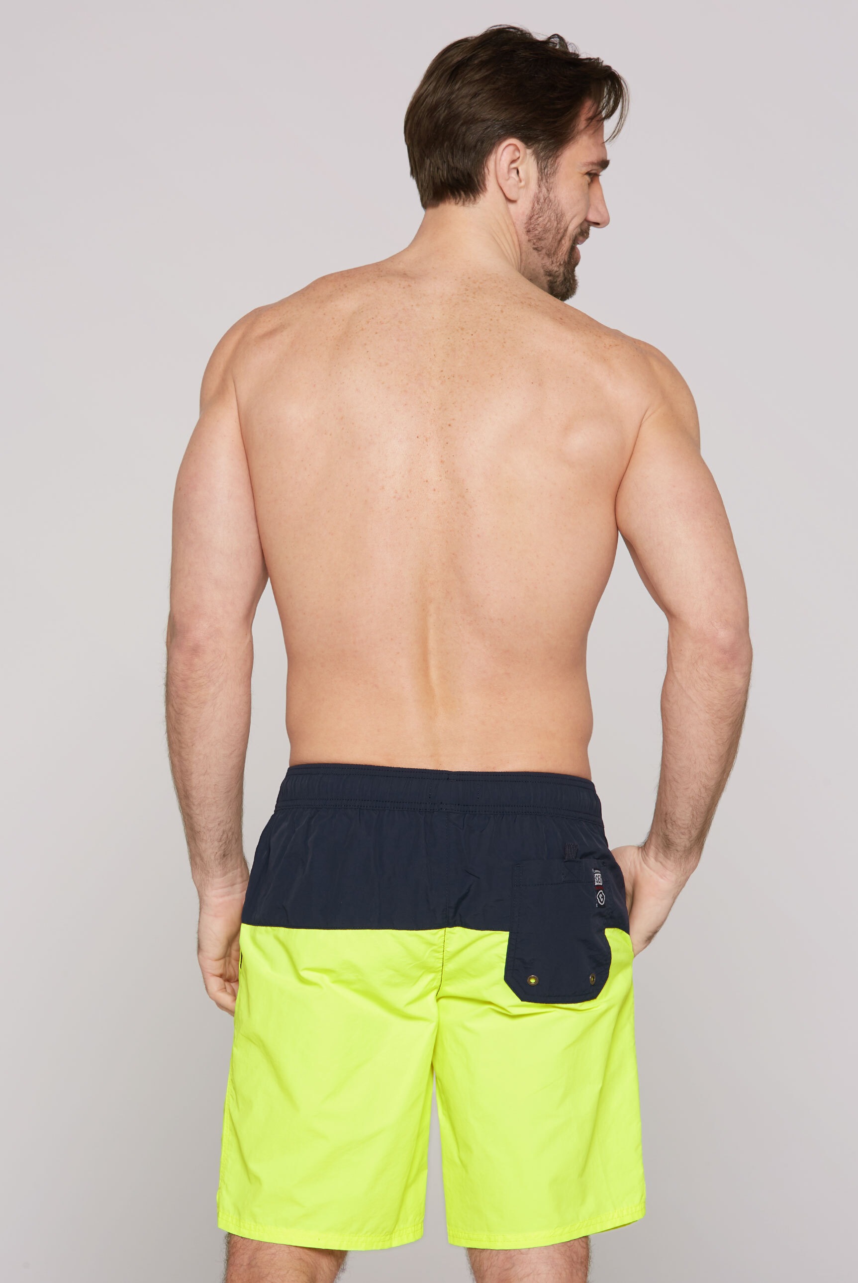 CAMP DAVID Badeshorts, mit Einschubtaschen & einer Gesäßtasche