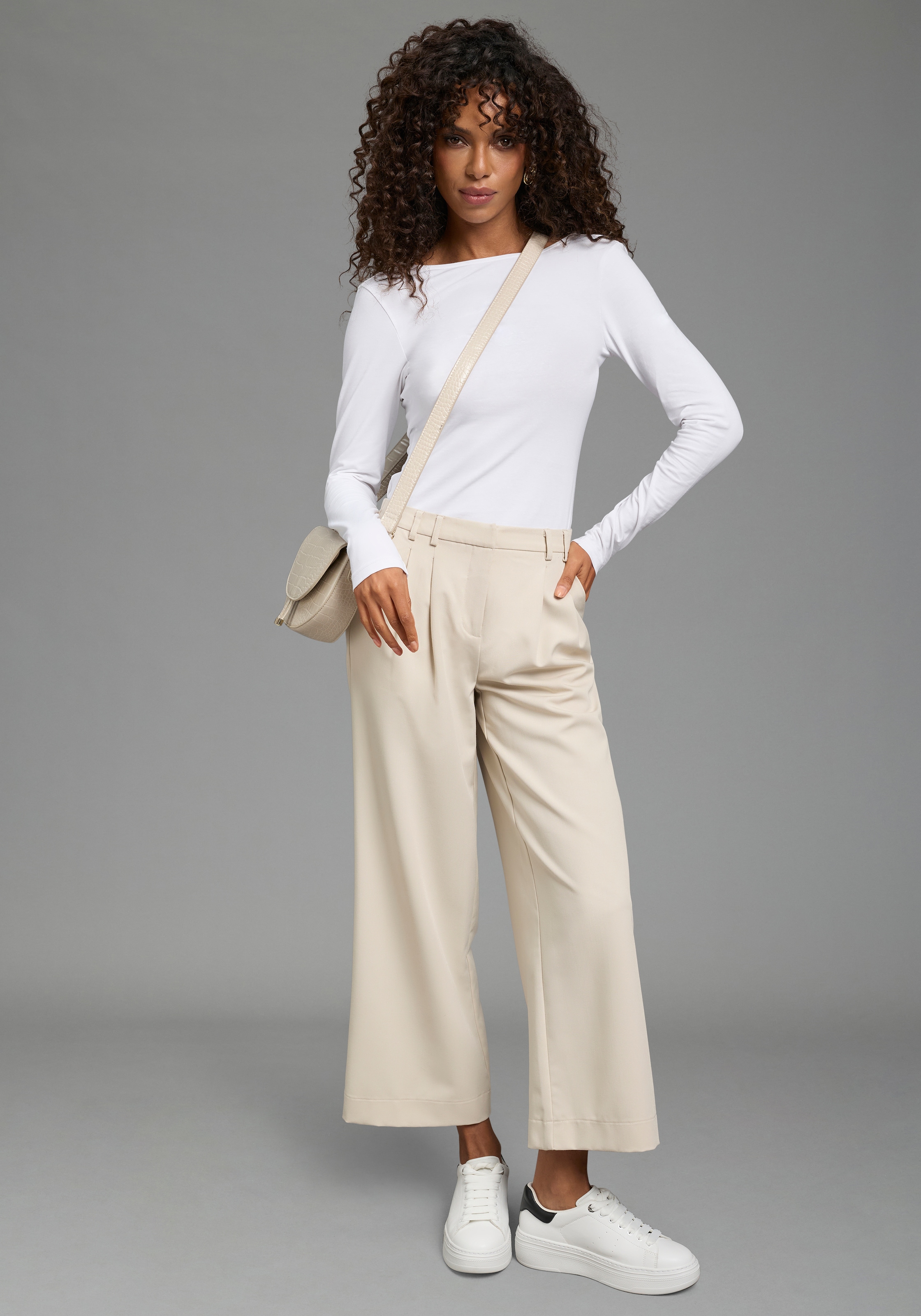 Bruno Banani Longsleeve »mit tiefem Rückenausschnitt« Packung, 2er-Pack,  figurbetonte Passform, hüftlange Form, aus Single Jersey