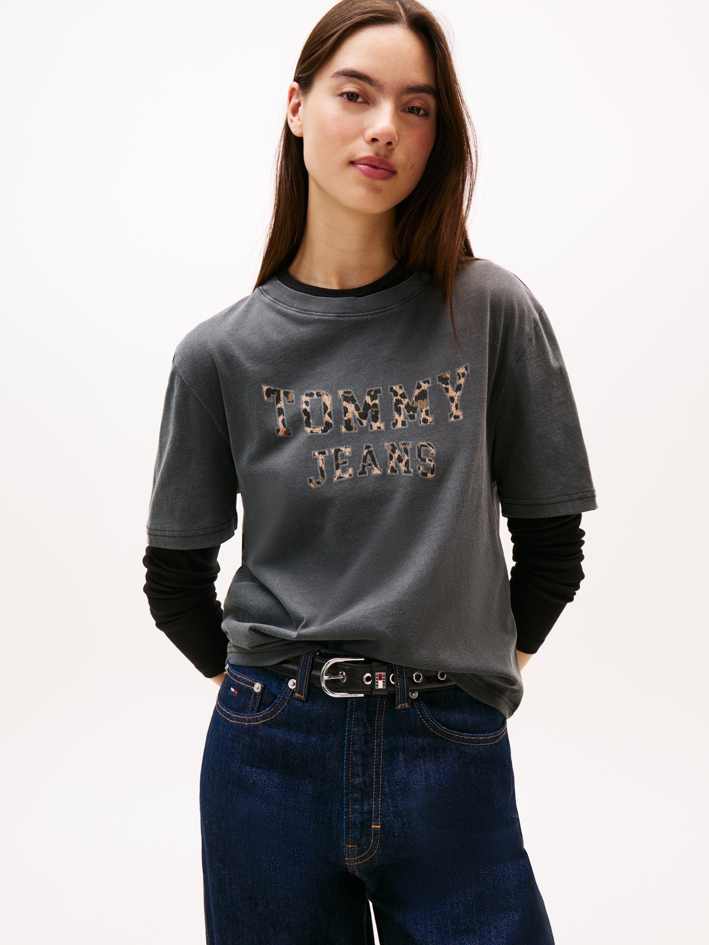 Tommy Jeans Kurzarmshirt "TJW BXY LEOPARD VARSITY TEE" günstig online kaufen