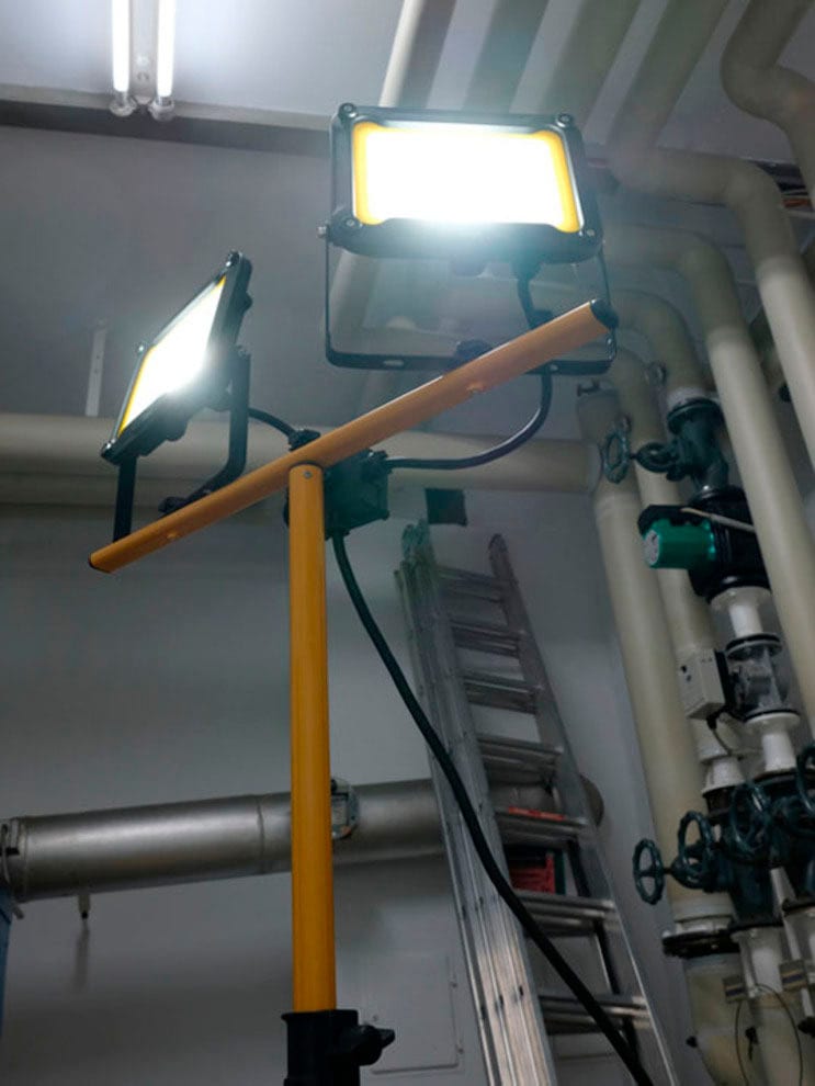 Brennenstuhl LED Baustrahler »JARO 6050 T«, mit Stativ, höhenverstellbar bis max. 160 cm und 2,5 m Kabel