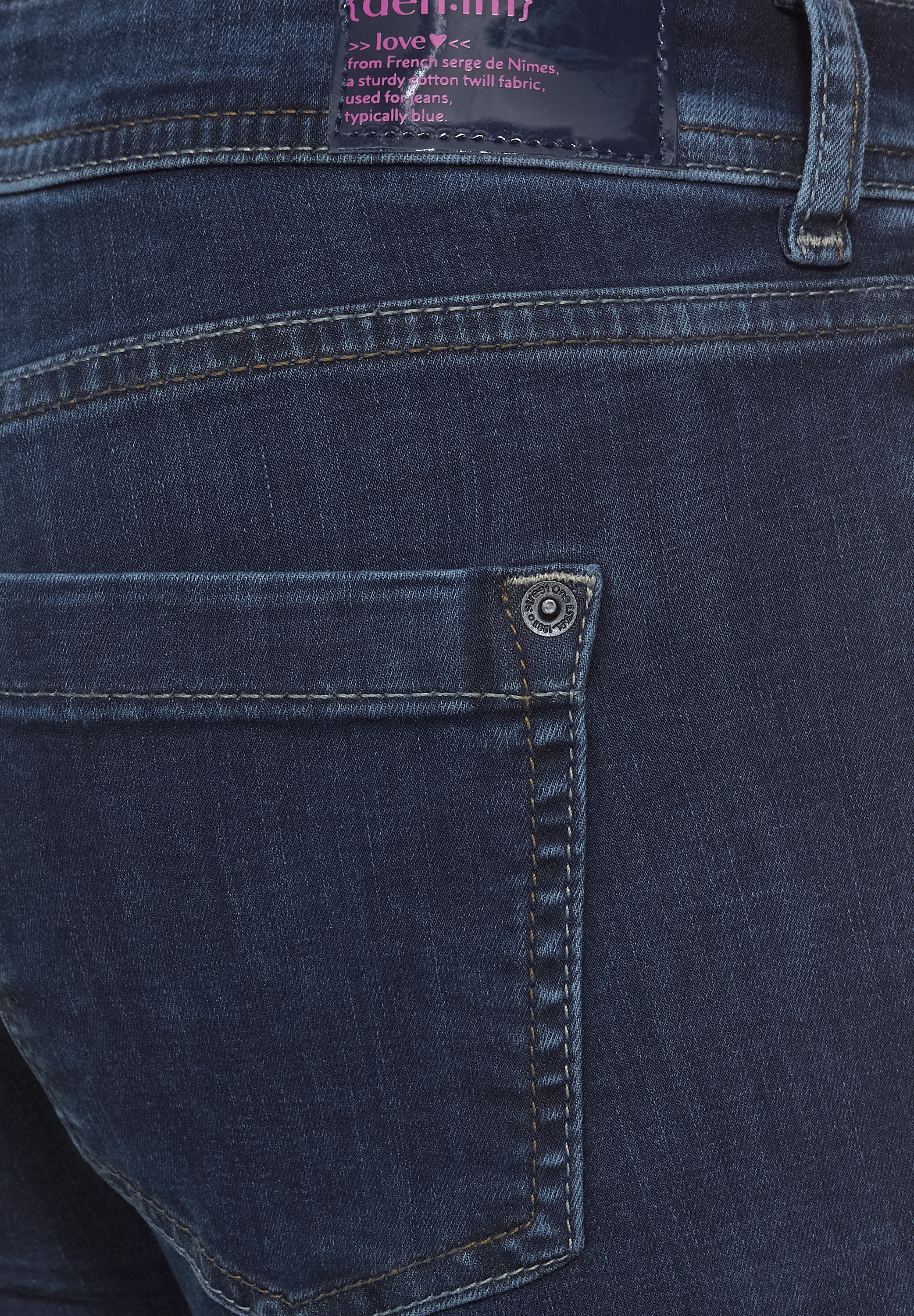 STREET ONE Slim-fit-Jeans, mit dekorativen Nieten