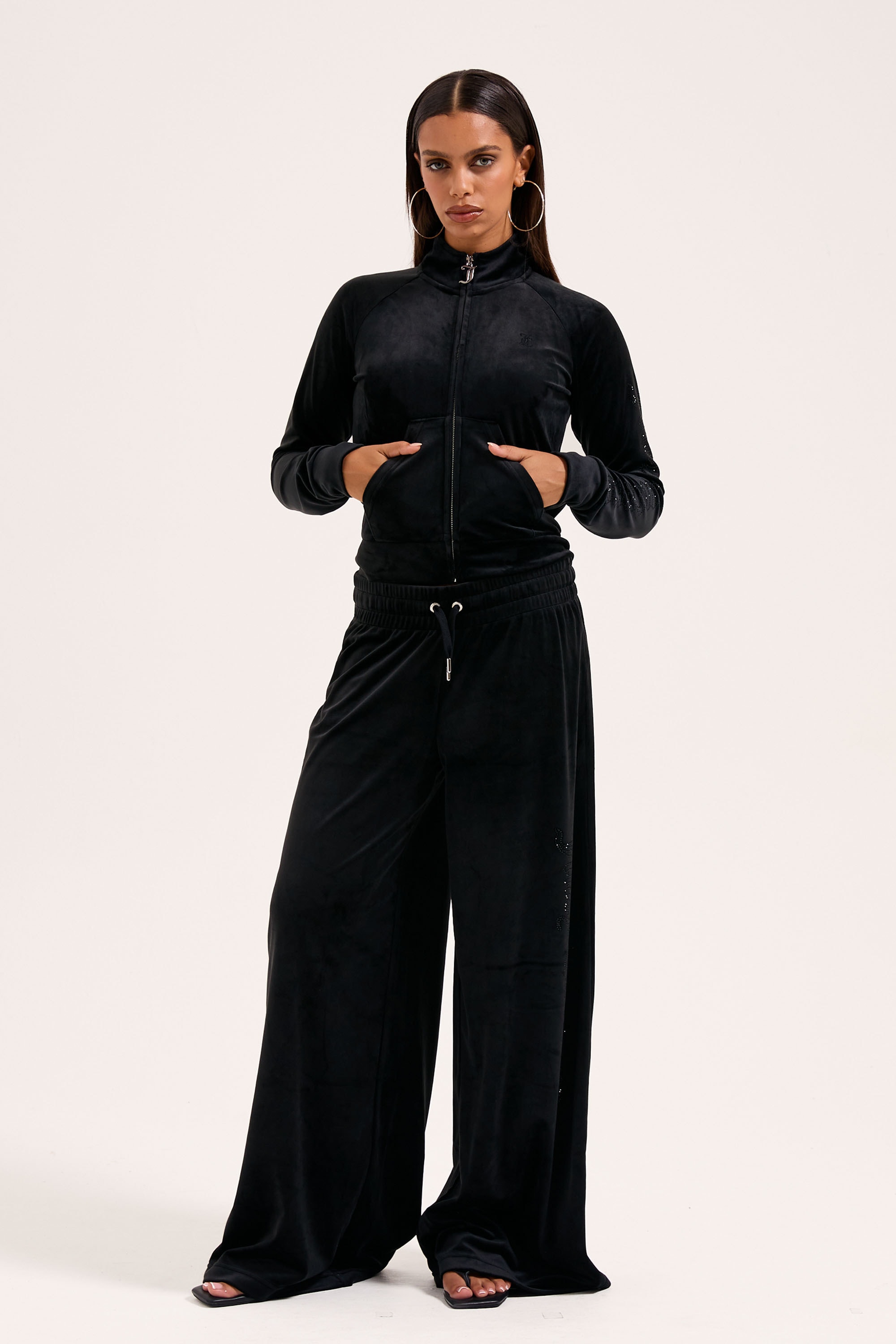 Juicy Couture Sweathose »CHEVIOT CUFFED VELOUR JOGGER Damen«  Trainingshose Damen, Sweathose, Velour, Jogginghose mit Glitzer, Sale