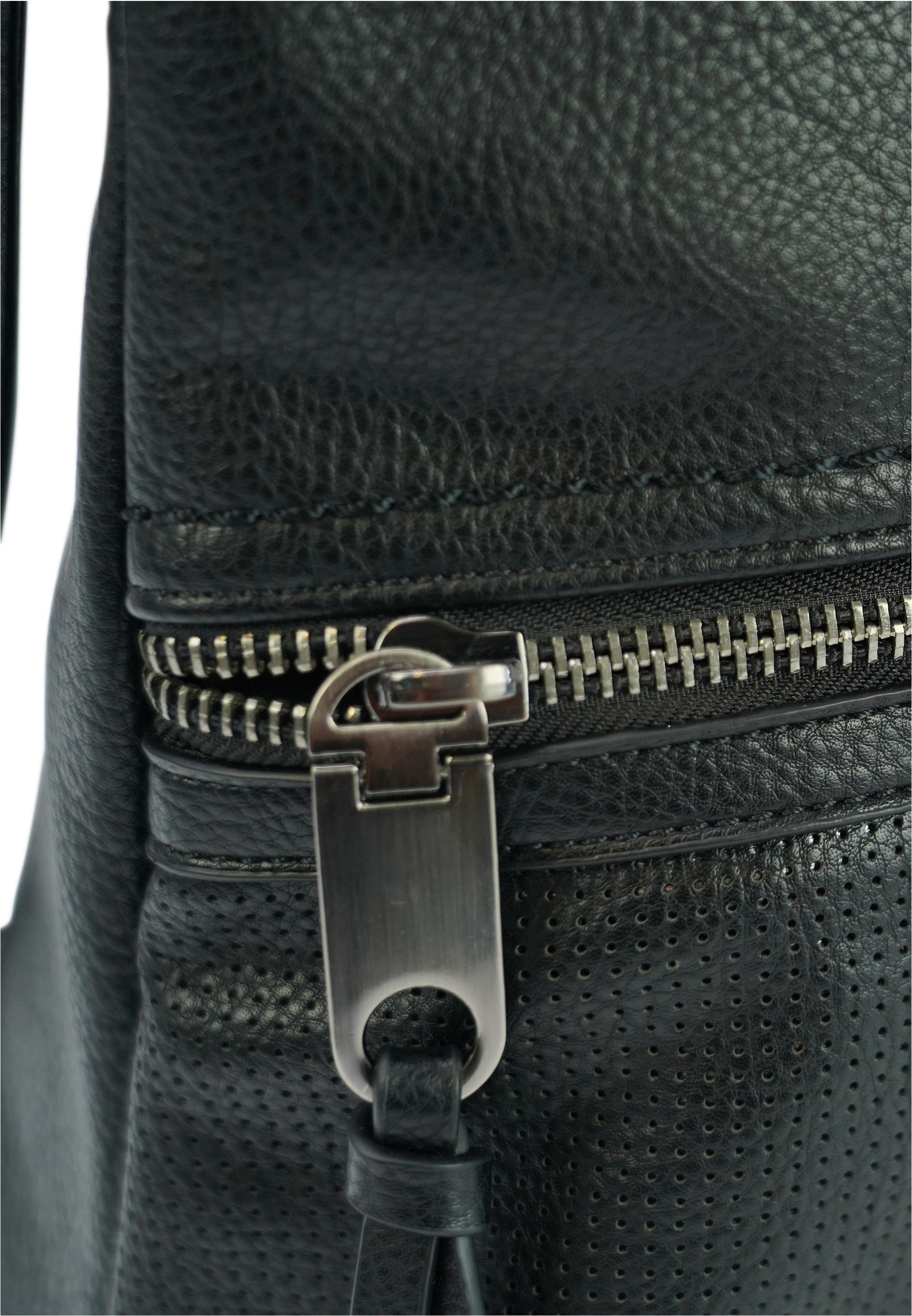 Harpa Schultertasche »ROVA« mit schönem Metallic-Effekt