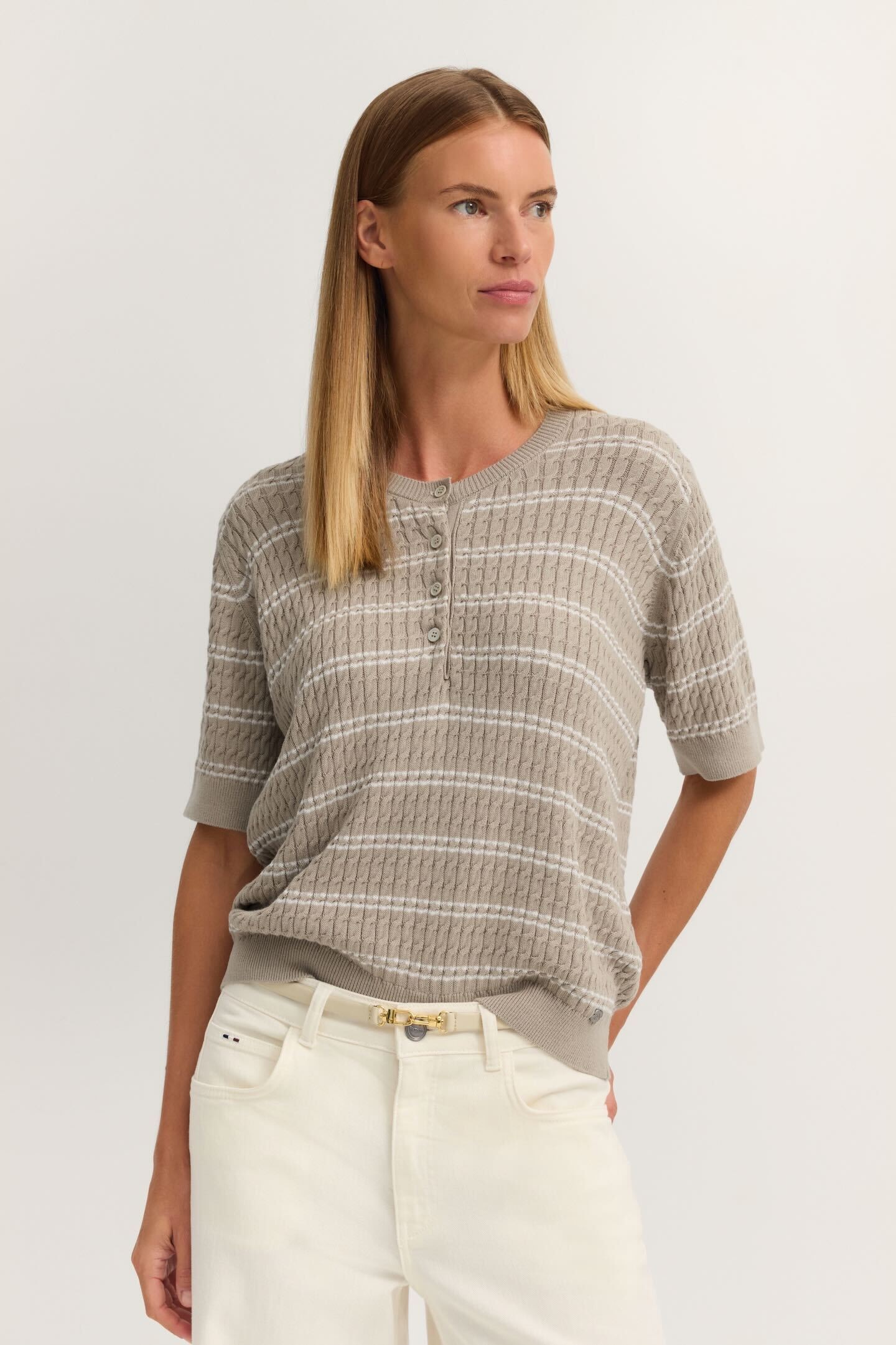 bugatti Rundhalspullover "Gestreift" mit kurzem Arm und Knopfleiste günstig online kaufen