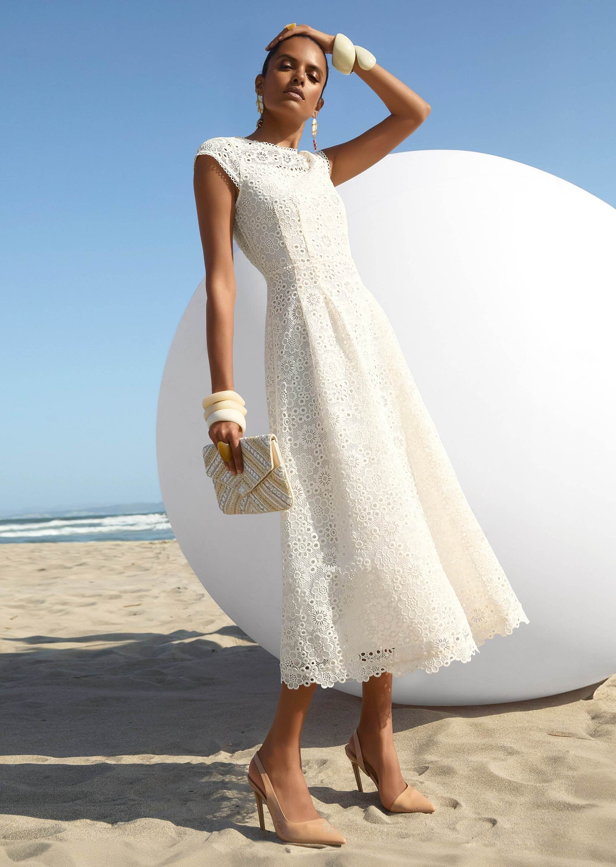 MADELEINE Midikleid »Kleid Ärmelloses Spitzenkleid mit Bindeband und weitem Rock«