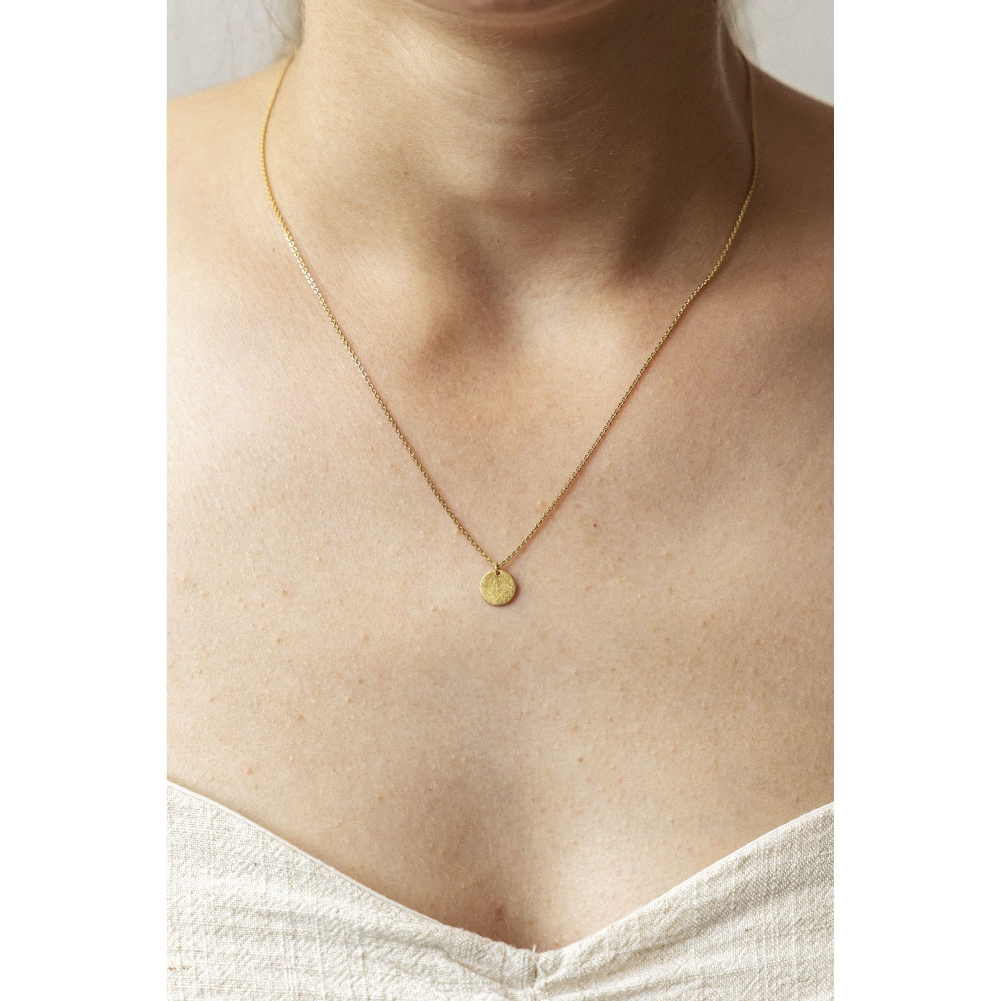 CELESTA Kette mit Anhänger »375/- Gelbgold Coin eismatt«