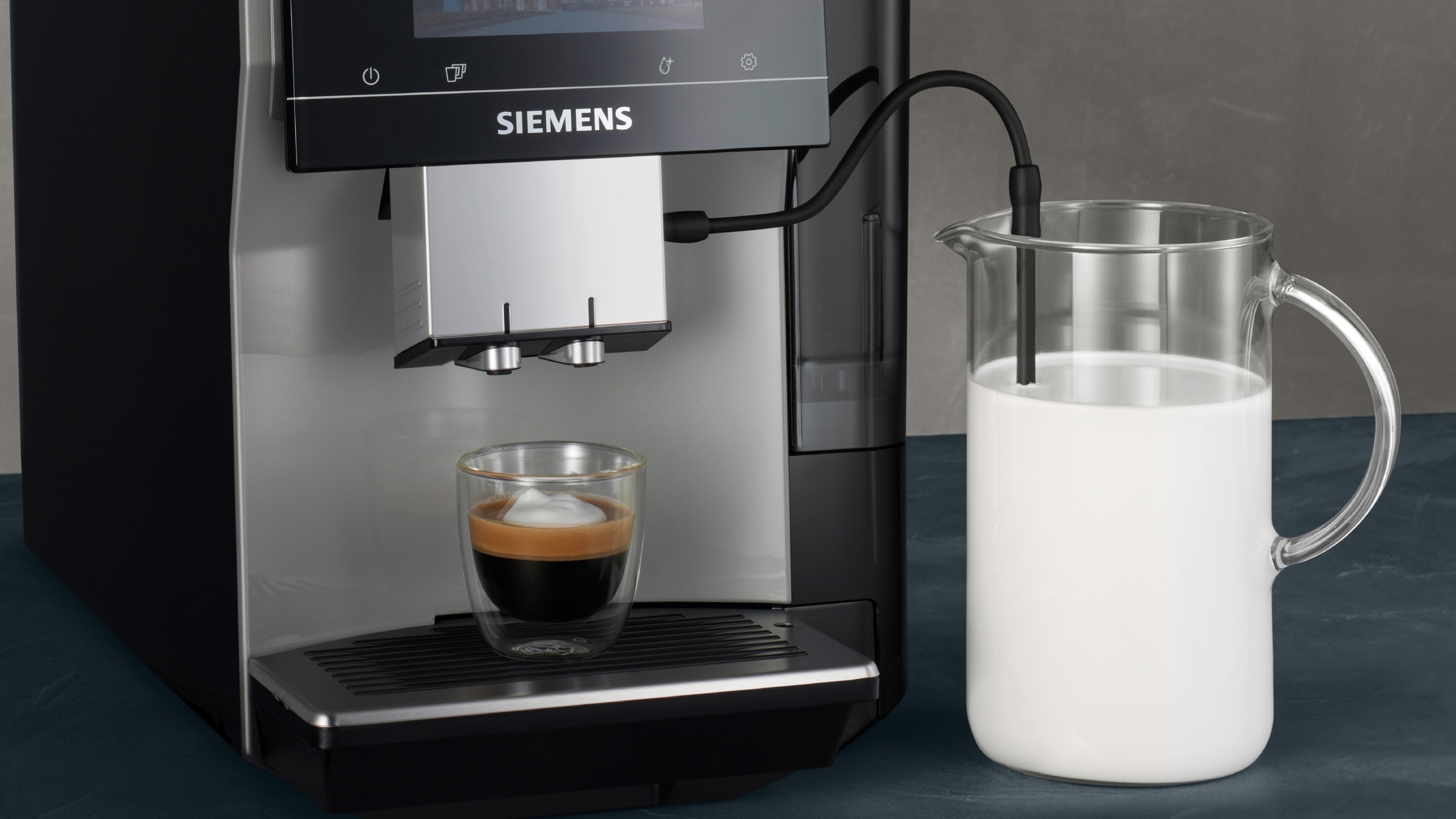 SIEMENS Kaffeevollautomat "EQ700 classic TP715D47, Cold Brew, intuitives 5" günstig online kaufen