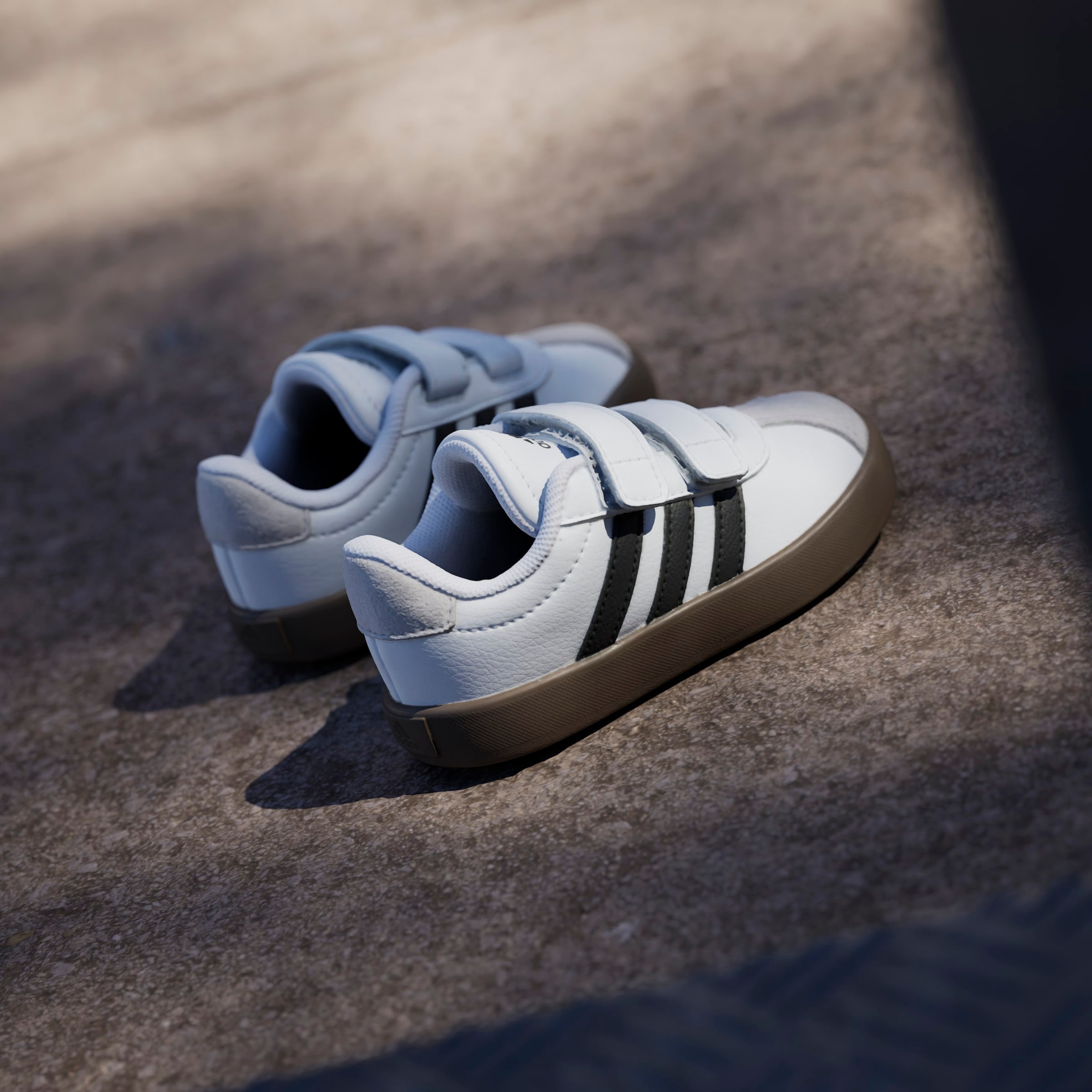 adidas Sportswear Sneaker »VL COURT 3.0 KIDS«  inspiriert vom Design des adidas samba, für Kinder