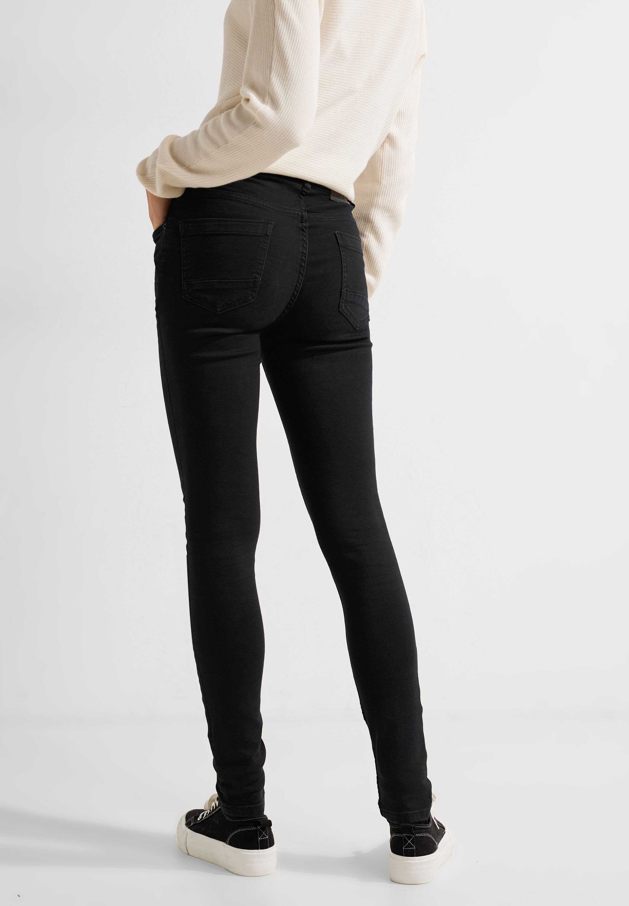 Cecil Slim-fit-Jeans »Slim Fit Jeans Style Vicky«, Leichter Glanz, dunkle Waschung