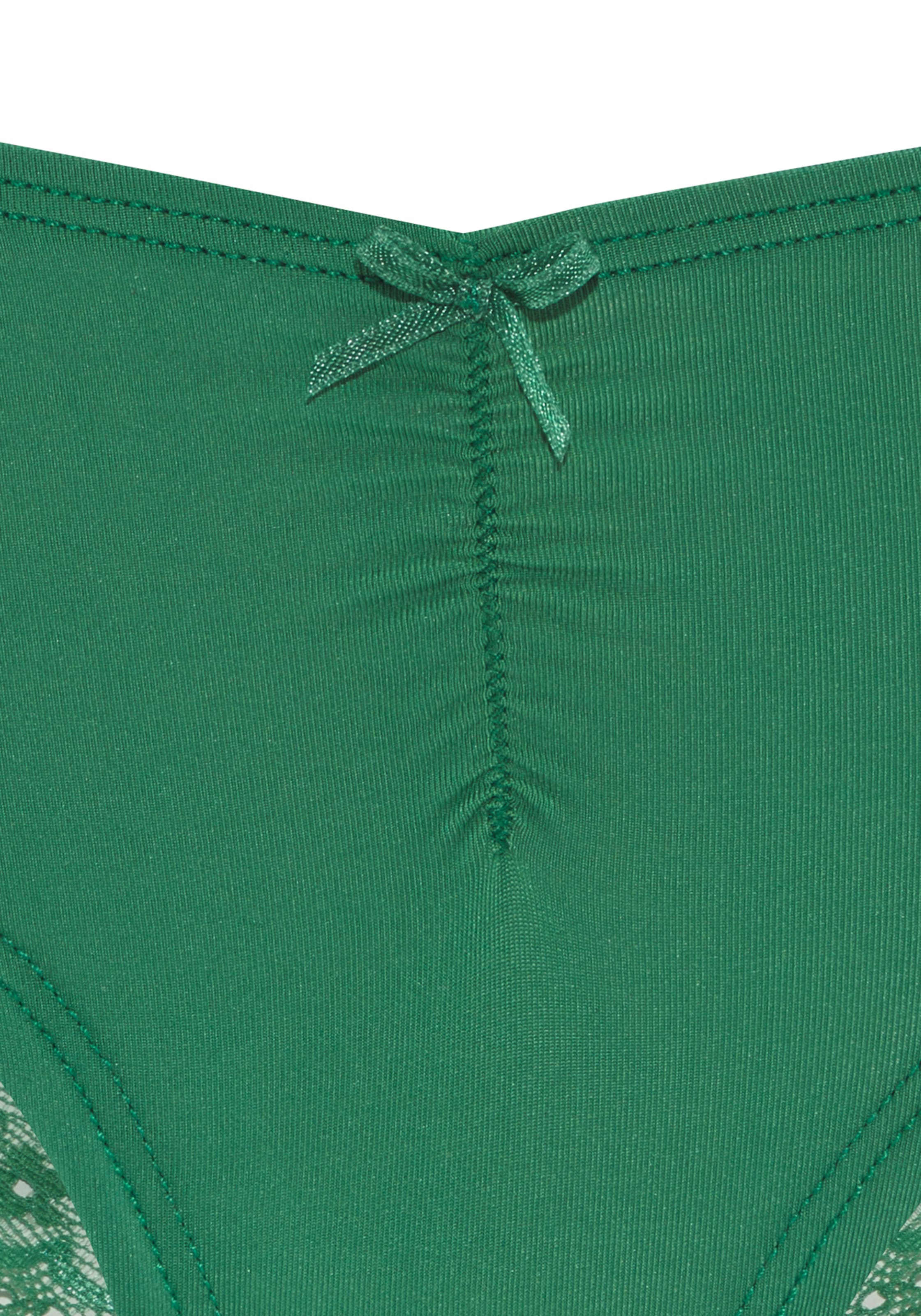 LASCANA Brasilslip, mit schöner Spitze hinten