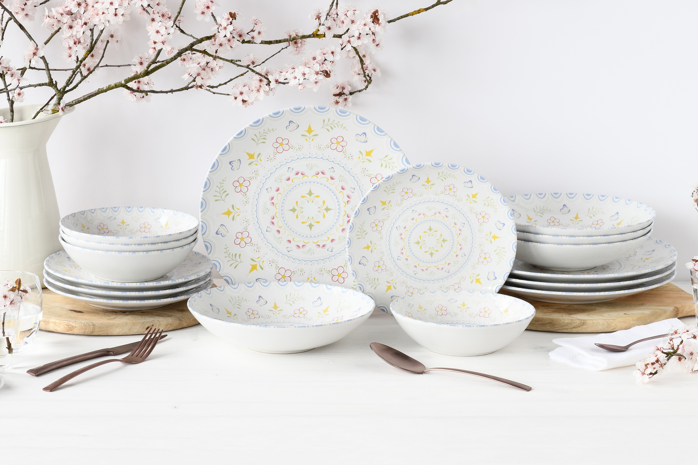 CreaTable Teller-Set »Primavera Pastell, Tellerset 16-tlg.« Vollflächig dekoriert, Schmetterlingsmotive, Zarte Pastelltöne
