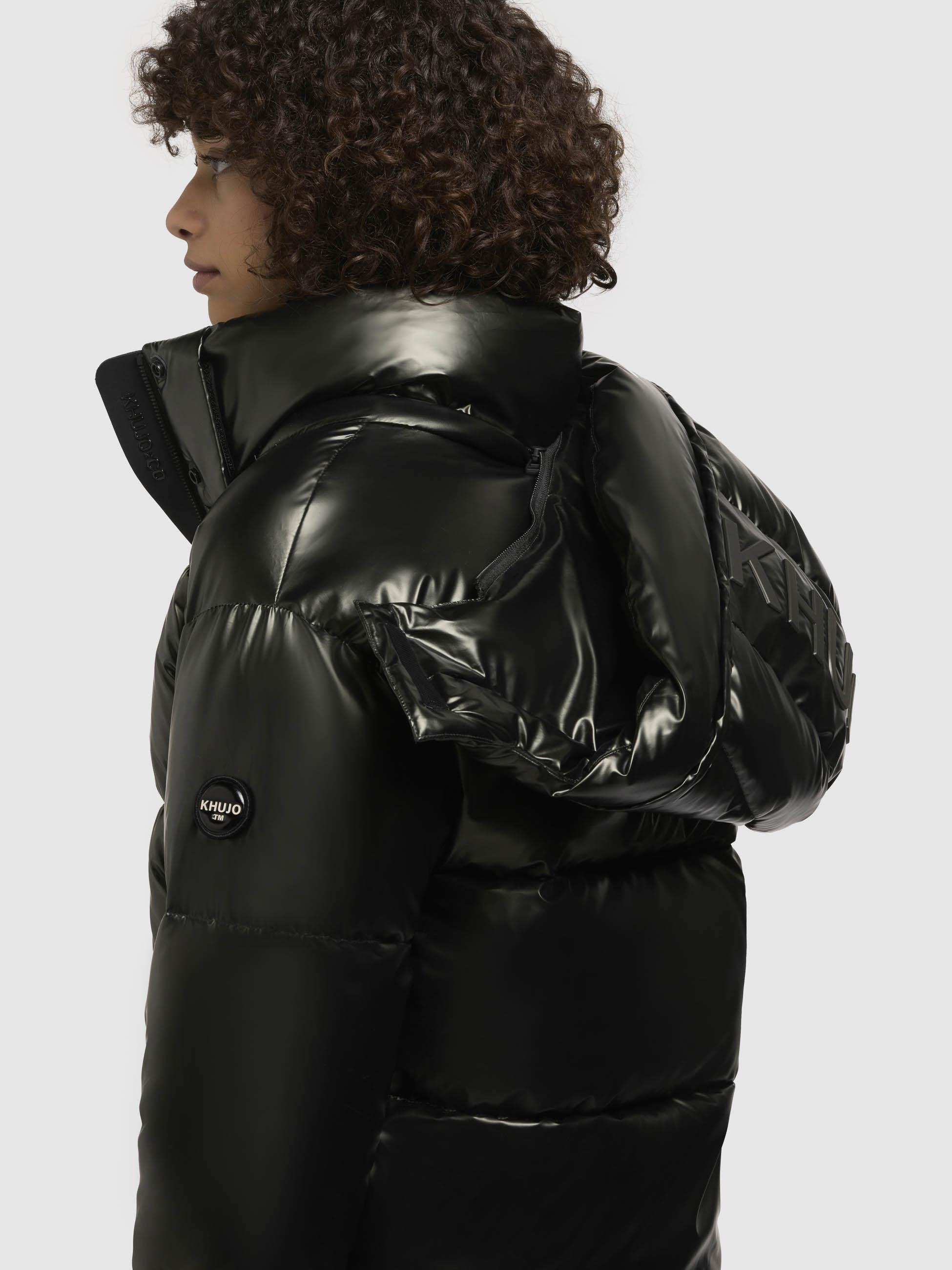 khujo Steppjacke »Devina Shiny-YM«, mit Kapuze, Glänzende kurze Winterjacke für Damen