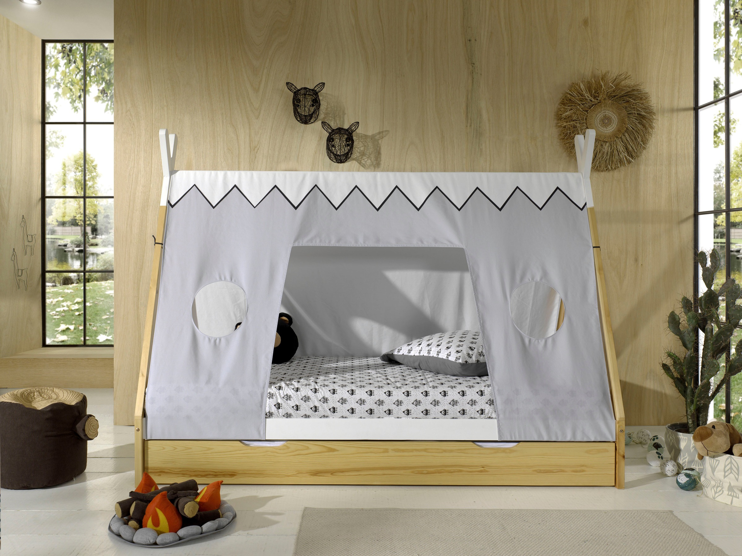 Vipack Kinderbett »Tipi«, (Made in Europe), mit Rolllattenrost und Zeltdach, wahlweise mit Schublade