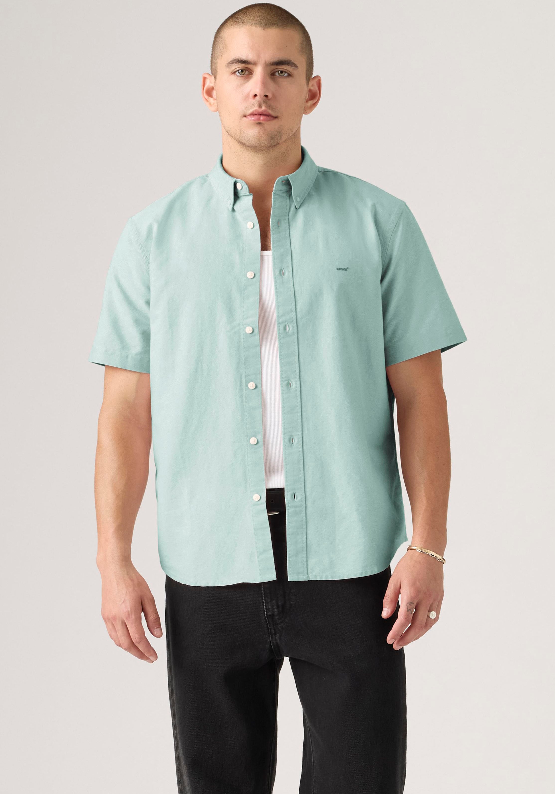Levi's® Kurzarmhemd »SS AUTHENTIC BUTTON DOWN« mit kleiner Logostickerei auf der Brust