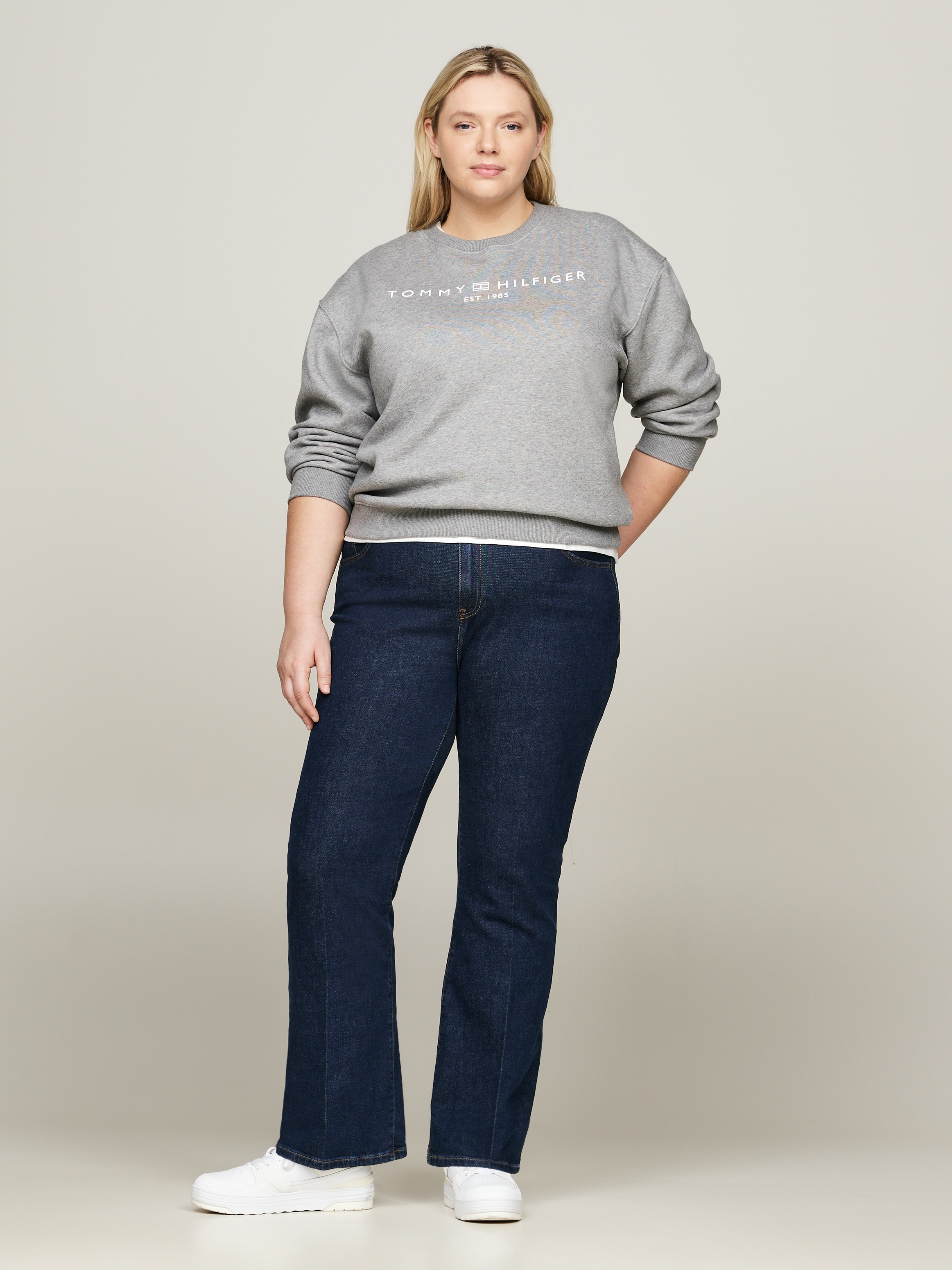 Tommy Hilfiger Curve Sweatshirt »CRV MDRN REG CORP LOGO SWTSHRT«, mit Logostickerei