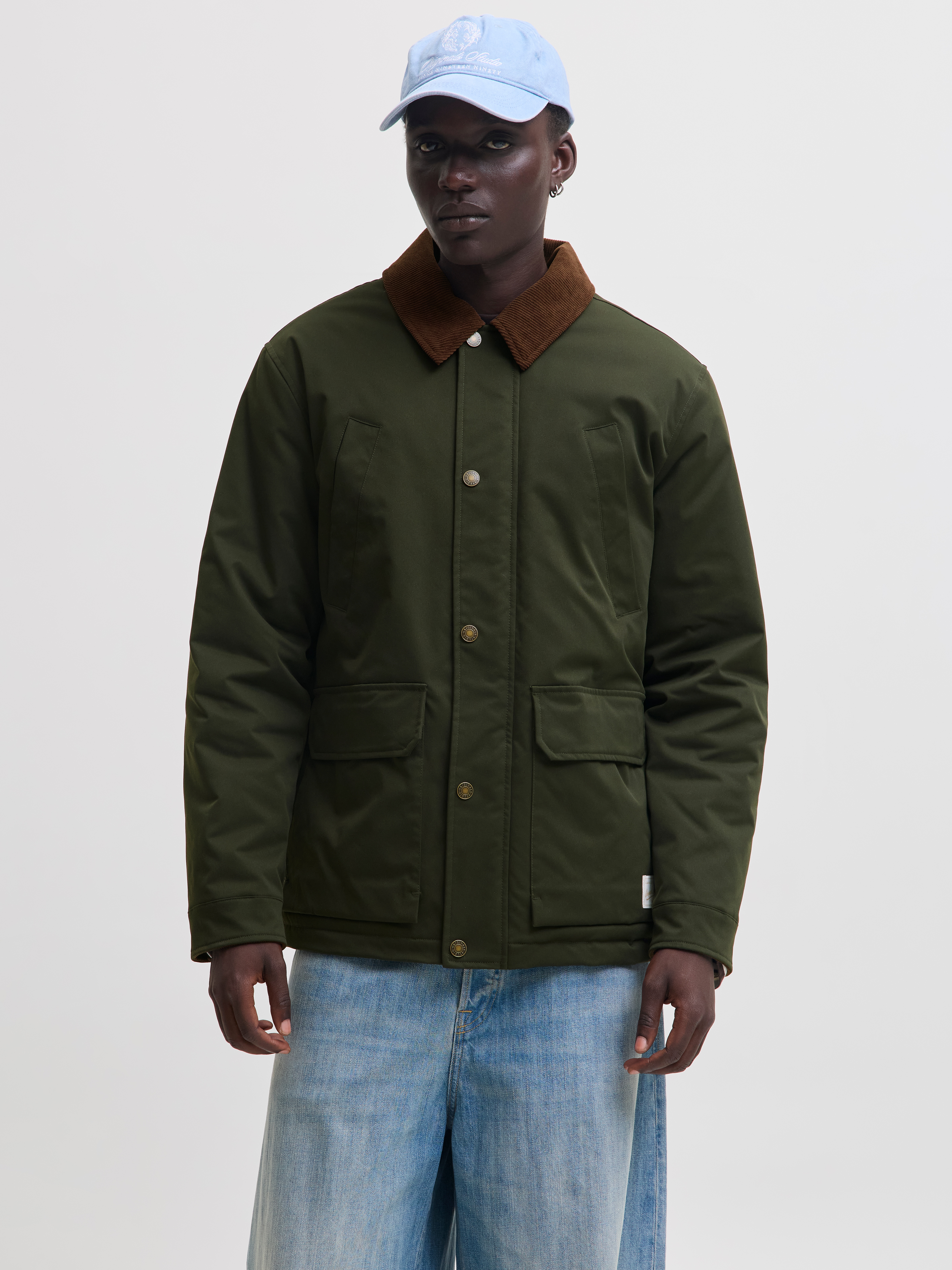 Jack & Jones Fieldjacket "JORNORREBRO PADDED BARN JACKET SN" Kunstfaser, mit Knopfleiste