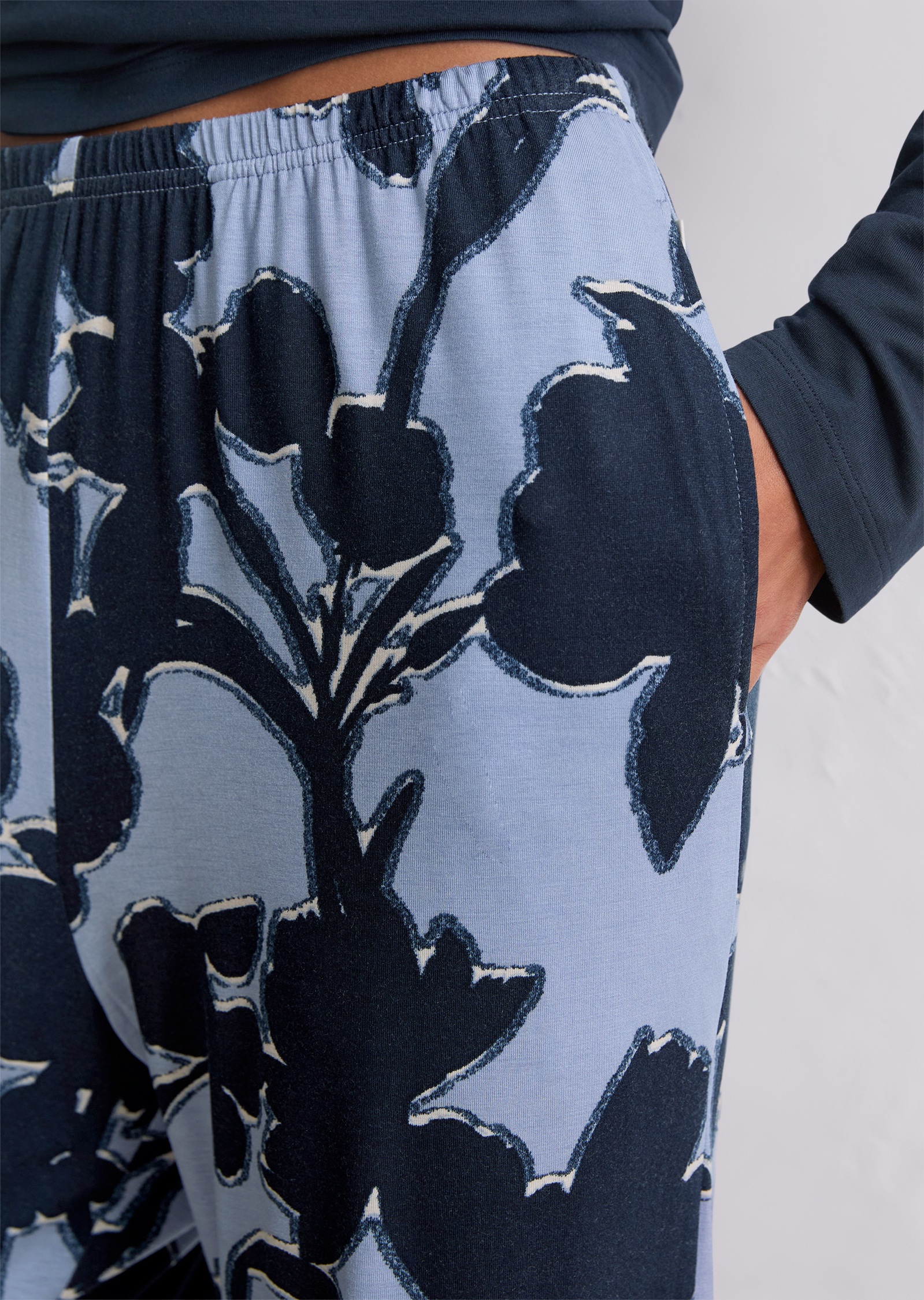Marc O'Polo Loungehose »Mix N Match Cotton Modal«, floraler Print, seitliche Taschen, weites Bein