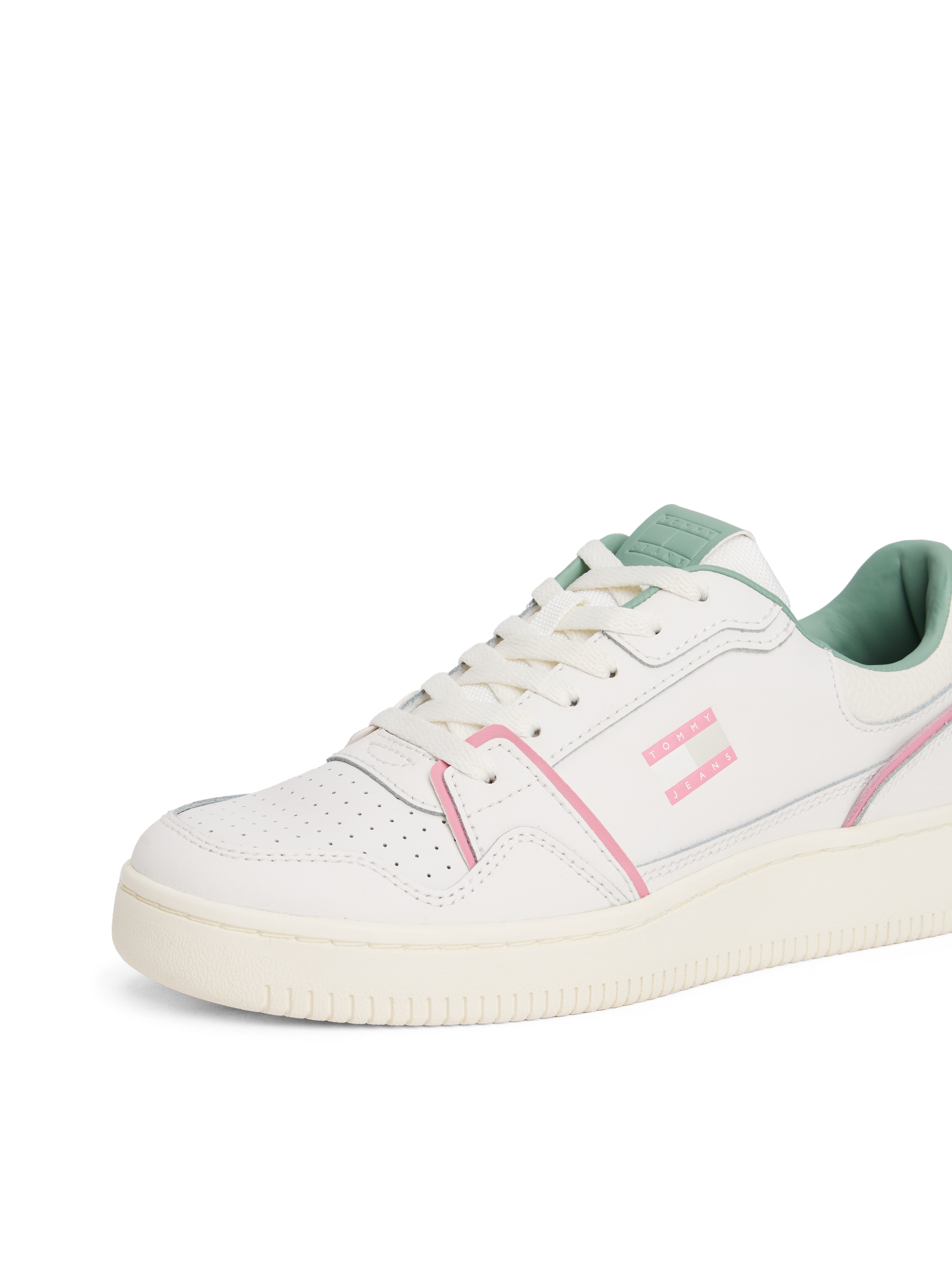 Tommy Jeans Plateausneaker »TJW RETRO BASKET SNEAKER«, Freizeitschuh, Halbschuh, Schnürschuh mit geprägter Logoflagge