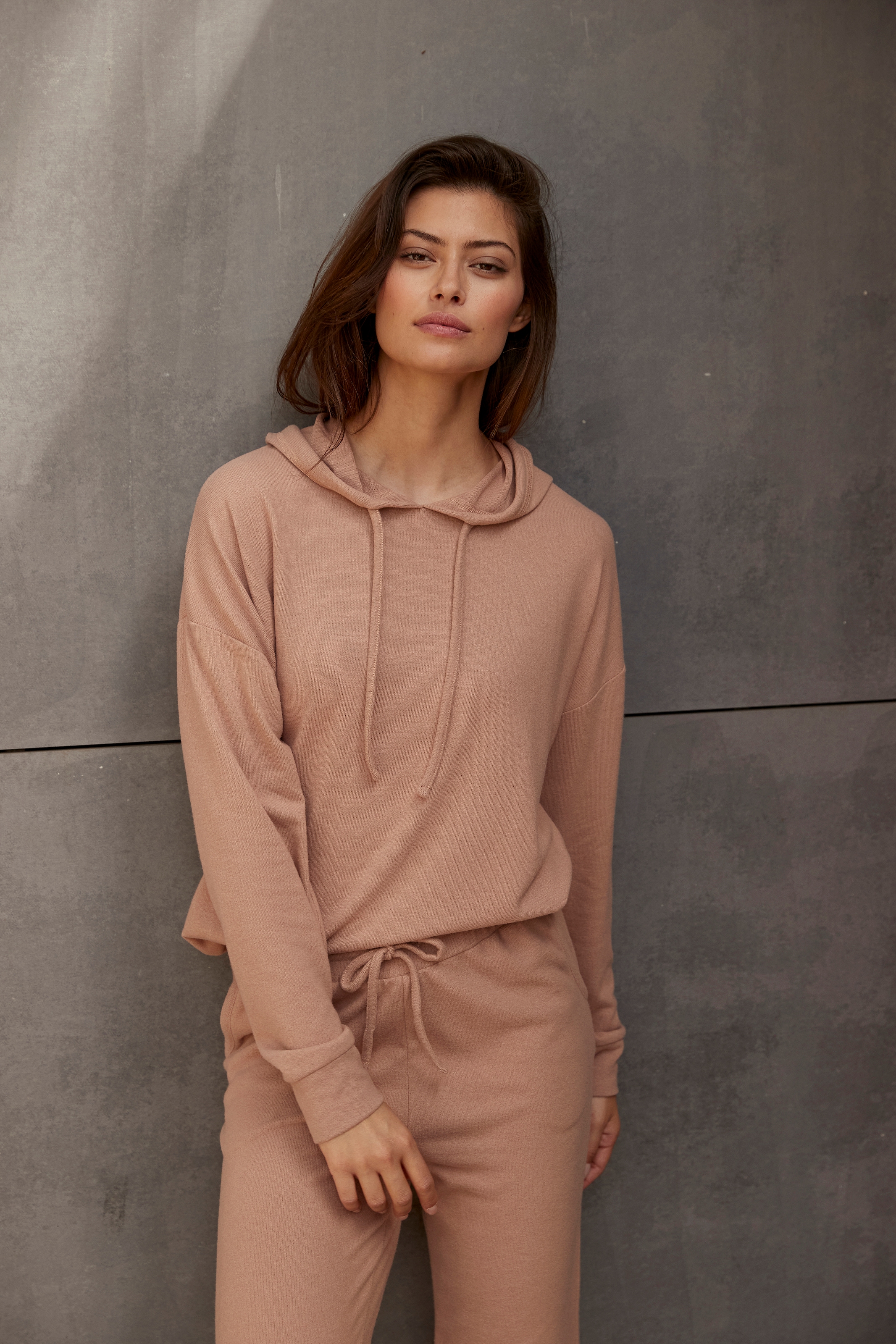 LASCANA Kapuzenpullover »-Loungepullover«, in lässiger Form, Loungewear