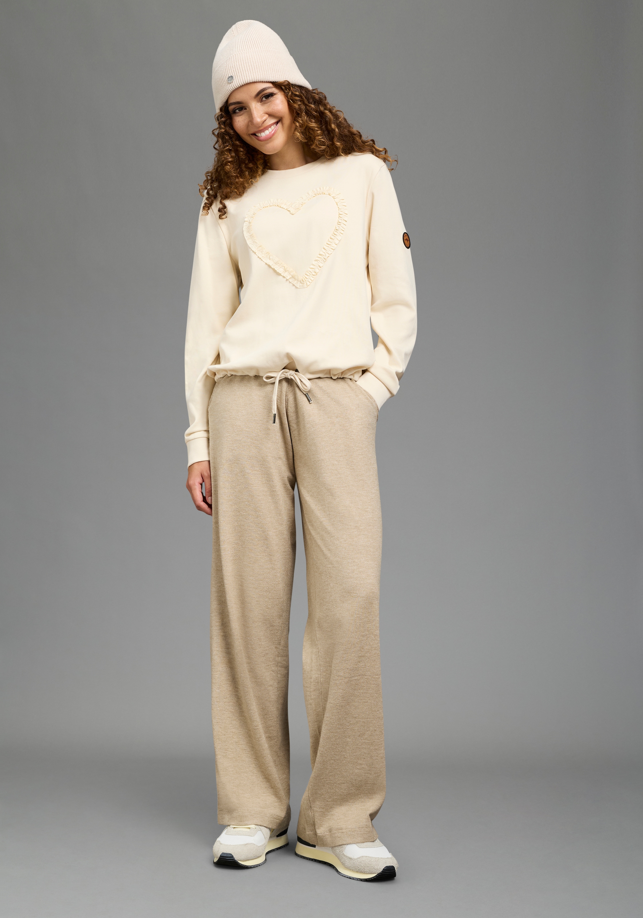 KangaROOS Sweatshirt , mit Bordüre und Schmuckelement als Applikationen, Loose Fit
