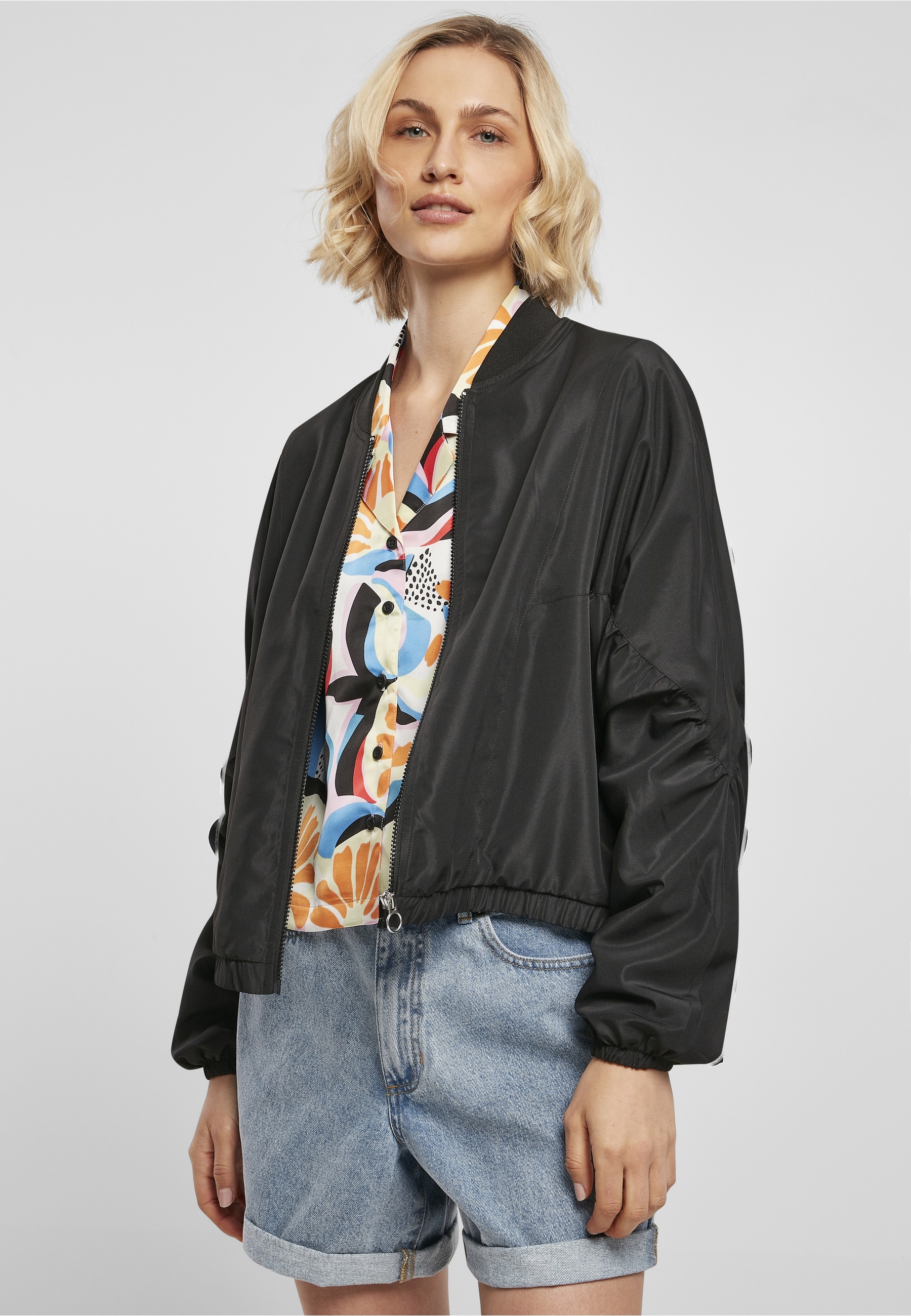 URBAN CLASSICS Anorak »Urban Classics Damen Ladies Recycled Batwing Bomber Jacket« 1 Stk. tlg. ohne Kapuze