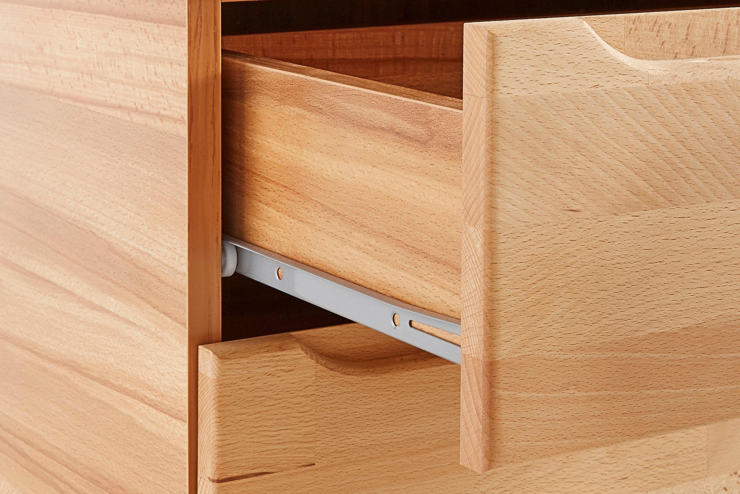 Home affaire Highboard »Vetro,150cm breit,40 cm tief,Fronten Massivholz,9 Fächer«, Kernbuche massiv, Holzwerkstoff, 3Türen,6 Schubladen, Griffmulden