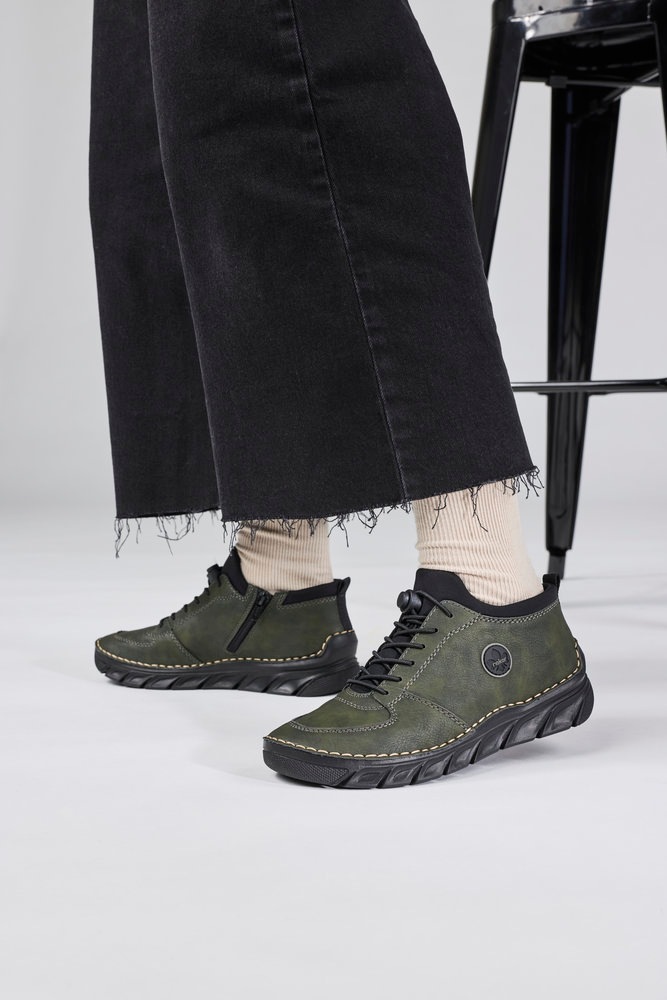 Rieker Slip-On Sneaker  Slipper, Schlupfschuh, Halbschuh mit Schnellverschluss und Gummizug
