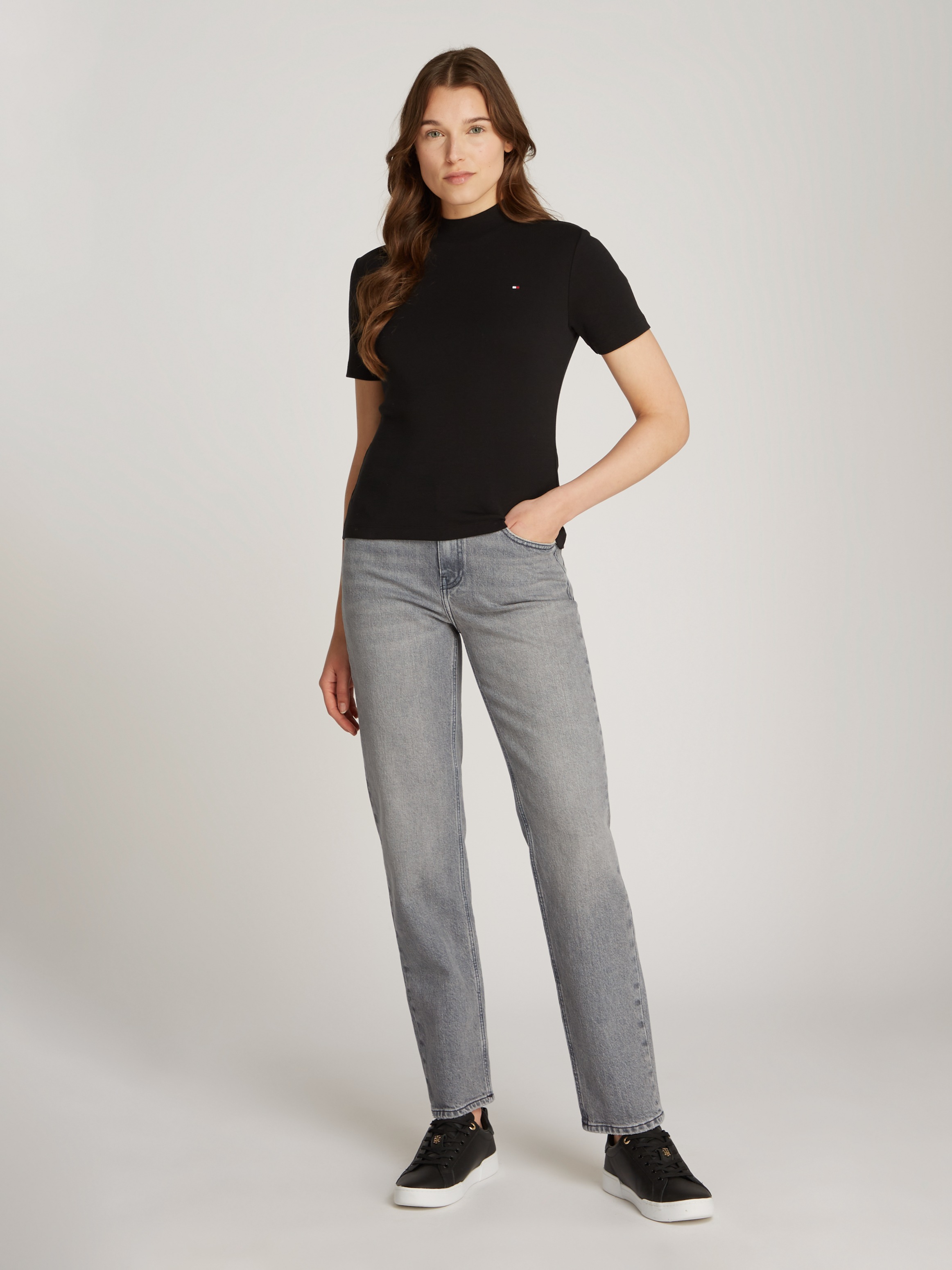 Tommy Hilfiger Stehkragenshirt »NEW CODY SLIM CROP MOCK-NK«, mit Logostickerei