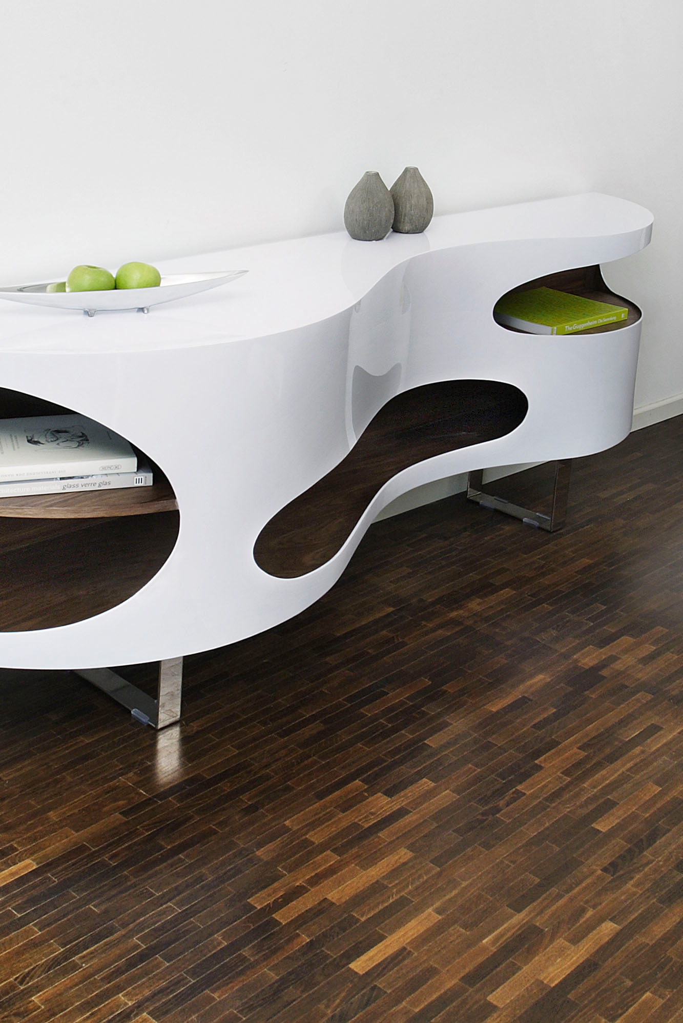 SalesFever Sideboard »Slough - Stilvolle Kommode«, Kommode in extravaganter Form, Breite 200 cm
