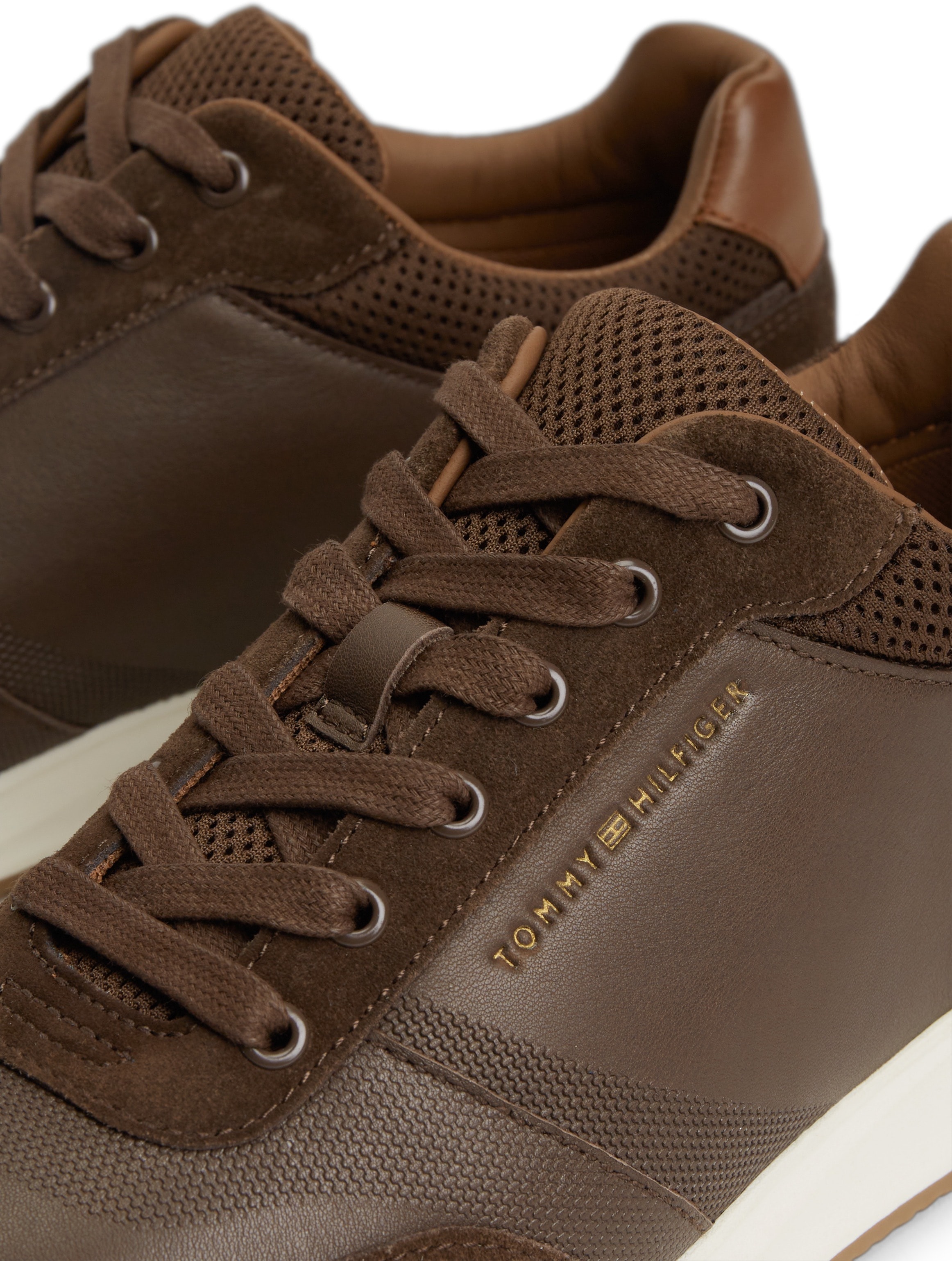 Tommy Hilfiger Sneaker »TH DRESSY RUNNER SUEDE MIX«  Schnürschuh, Halbschuh, Freizeitschuh mit Logoschriftzug