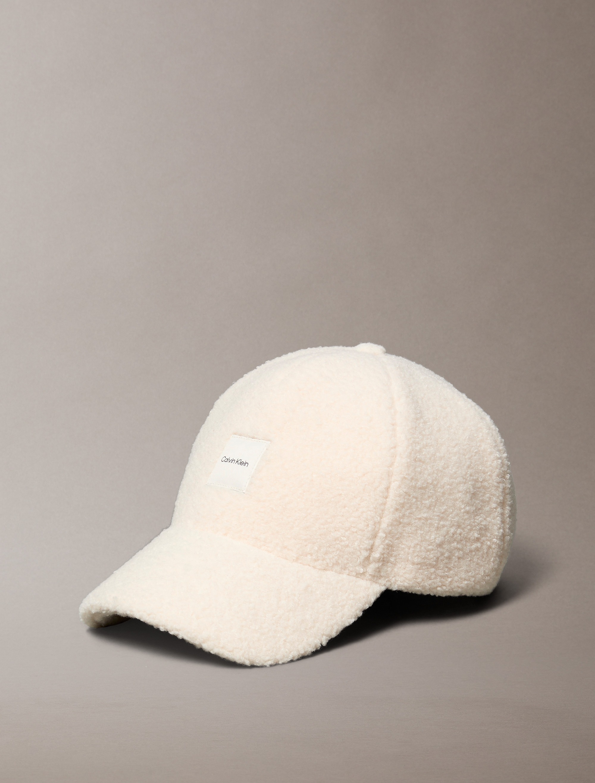 Thumbnail - Calvin Klein Baseball Cap "BOUCLE w PATCH CAP" Mit festem Schirm