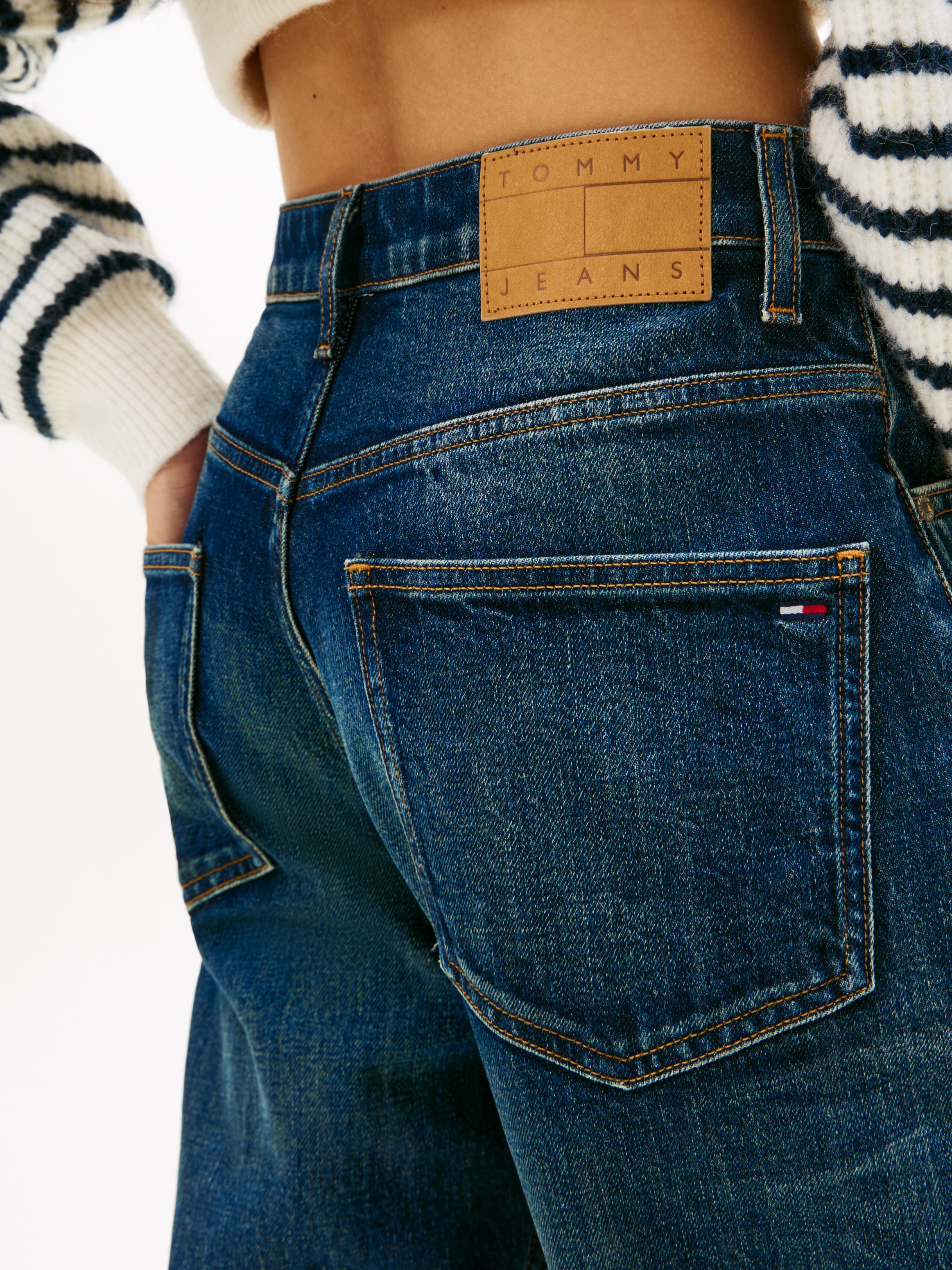 Tommy Jeans Straight-Jeans »MIA MR RLXD STR CBF DI2153«