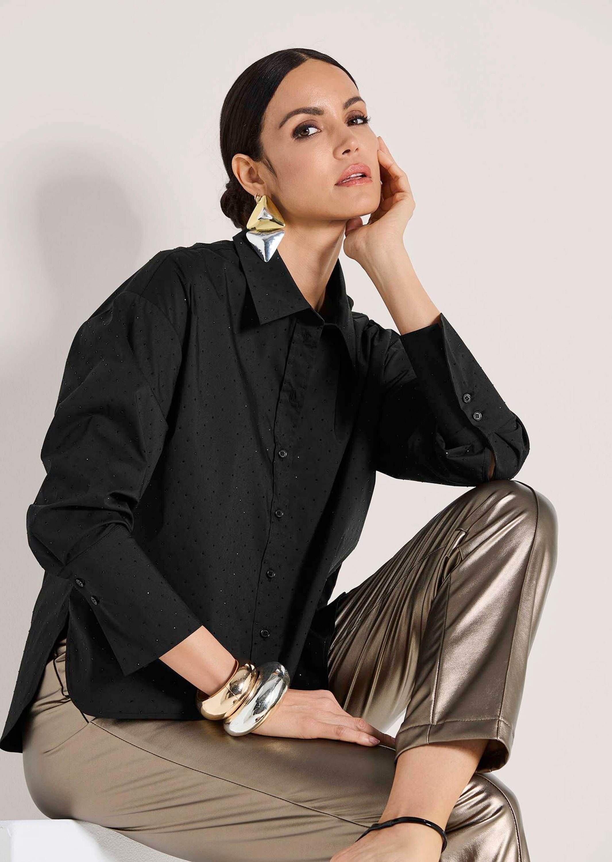 MADELEINE Hemdbluse »Hemdbluse Elegante Bluse mit Glanzakzenten«