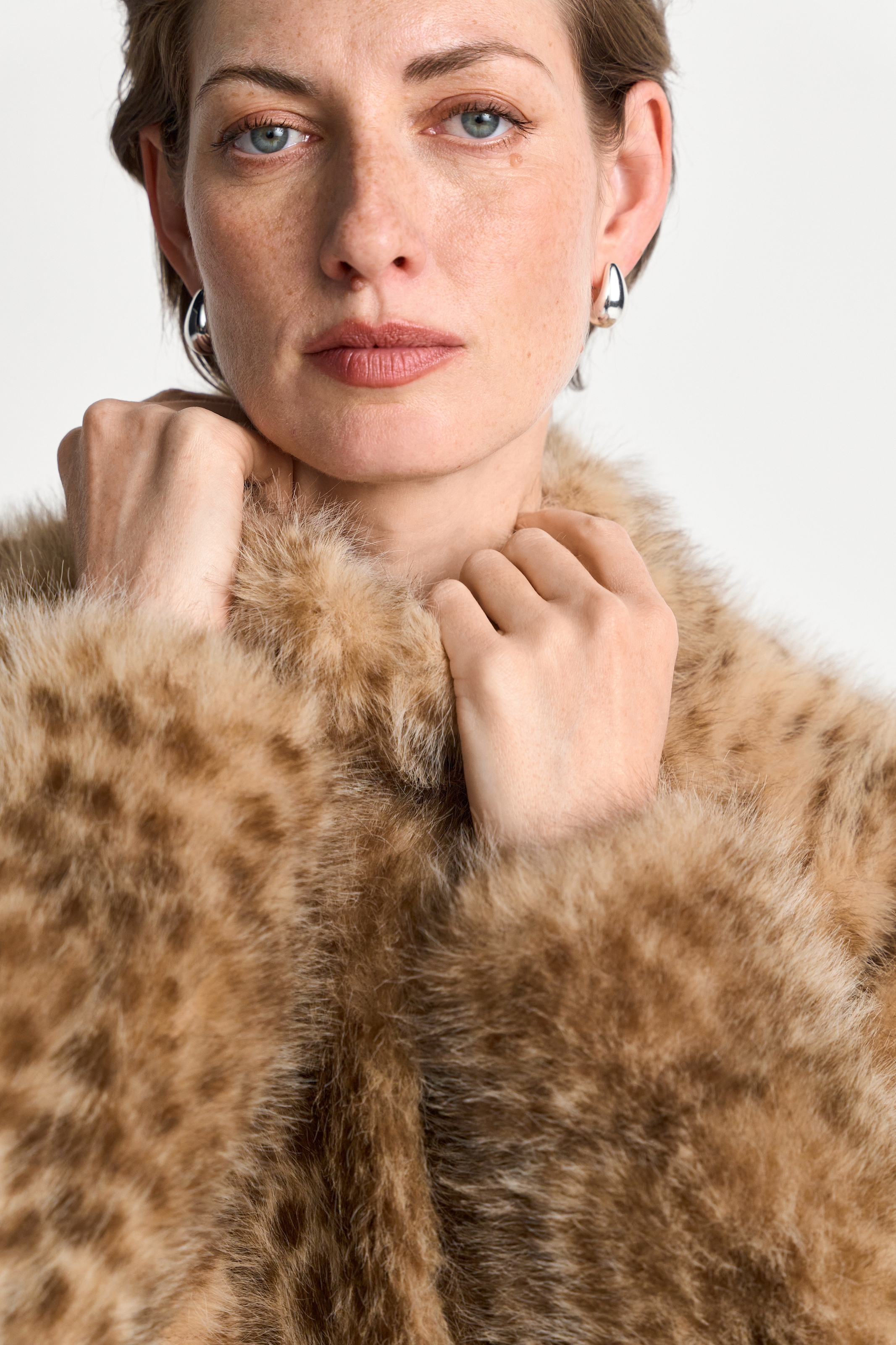 RICHROYAL Fellimitatjacke mit Leo-Muster, Stehkragen