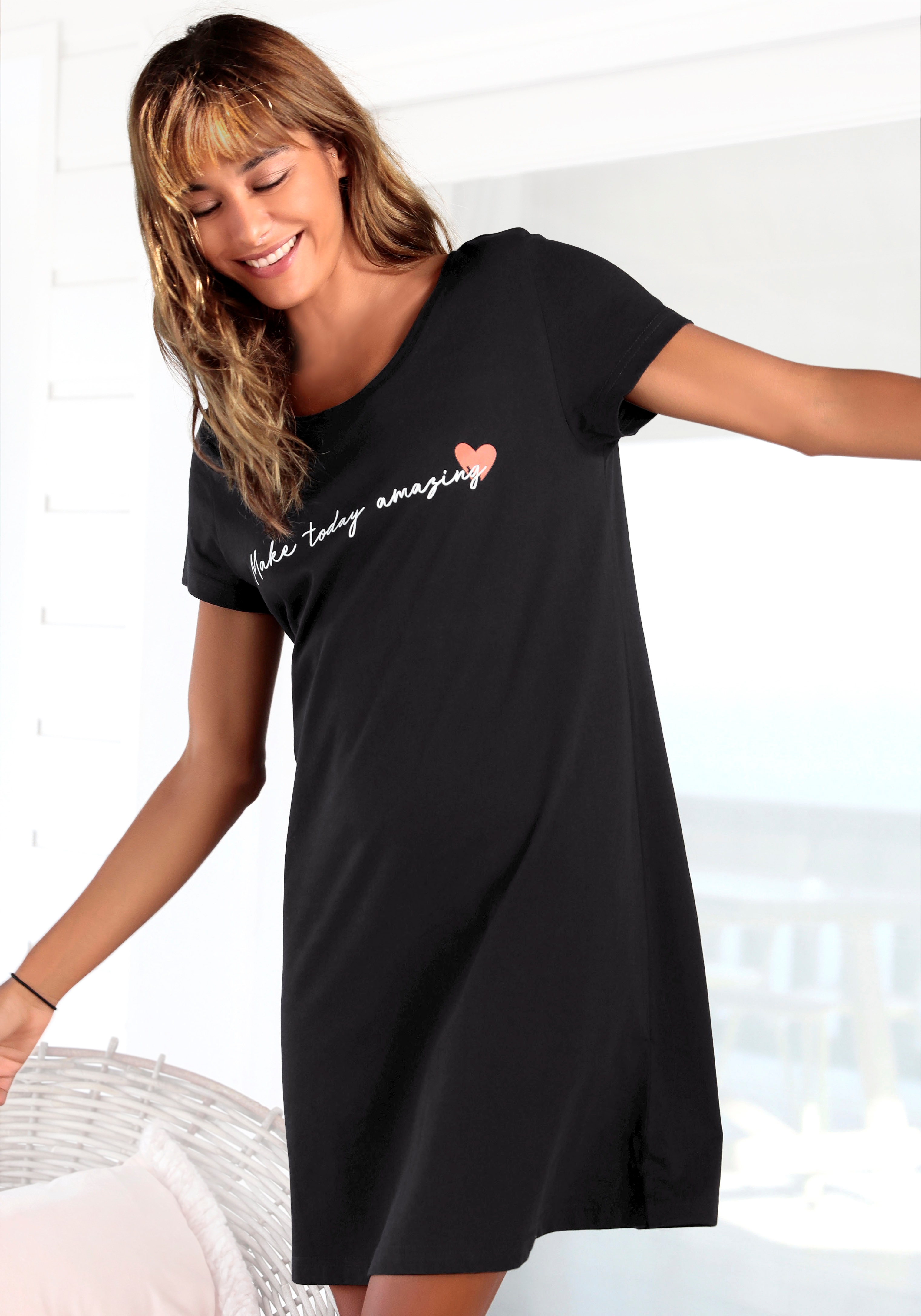 Vivance Dreams by Lascana Nachthemd in bequemer Weite mit Schriftzug