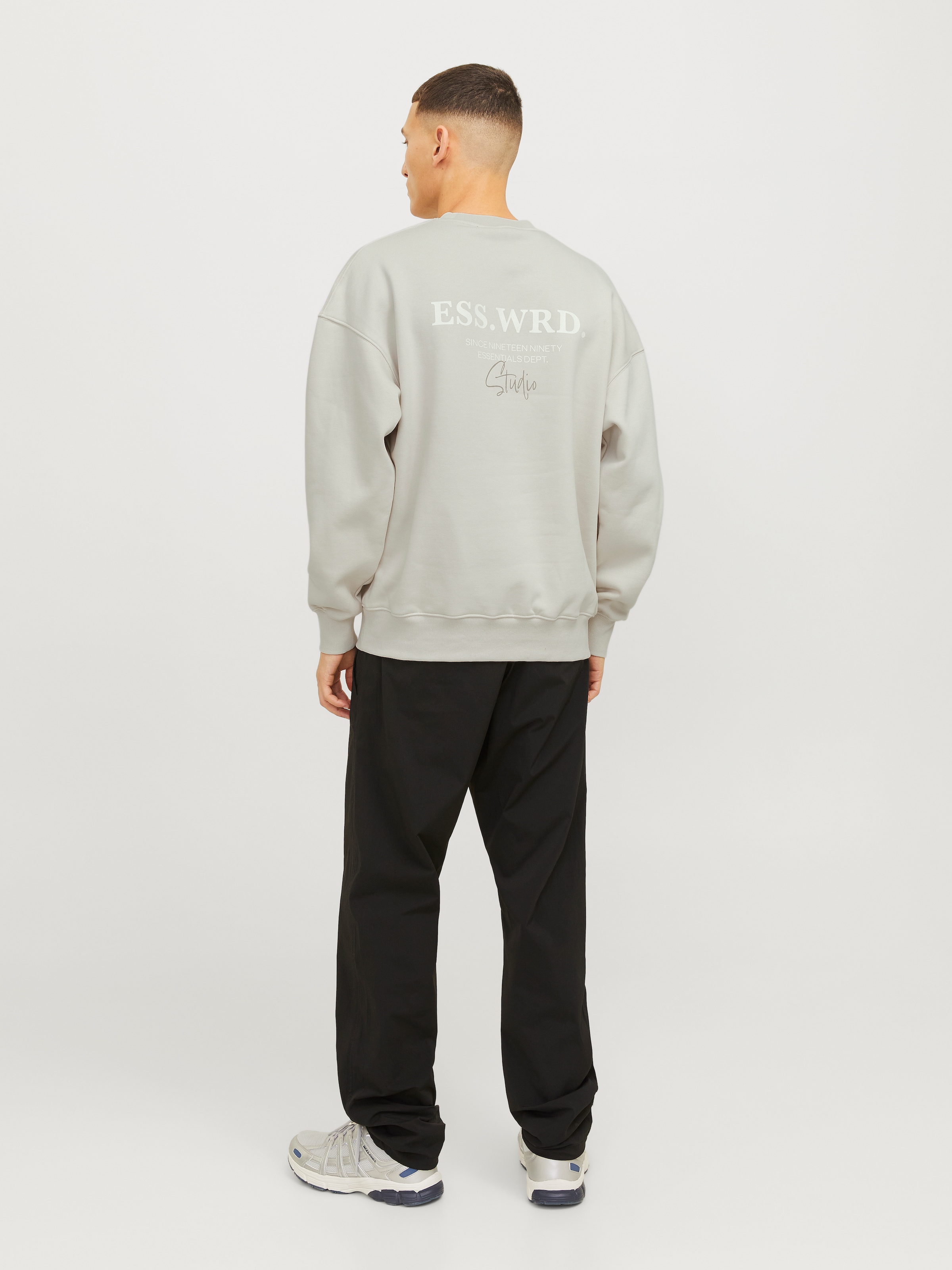 Jack & Jones Sweatshirt »JJEURBAN EDGE STUDIO SWEAT CREW NOOS«, mit Front und Back Print